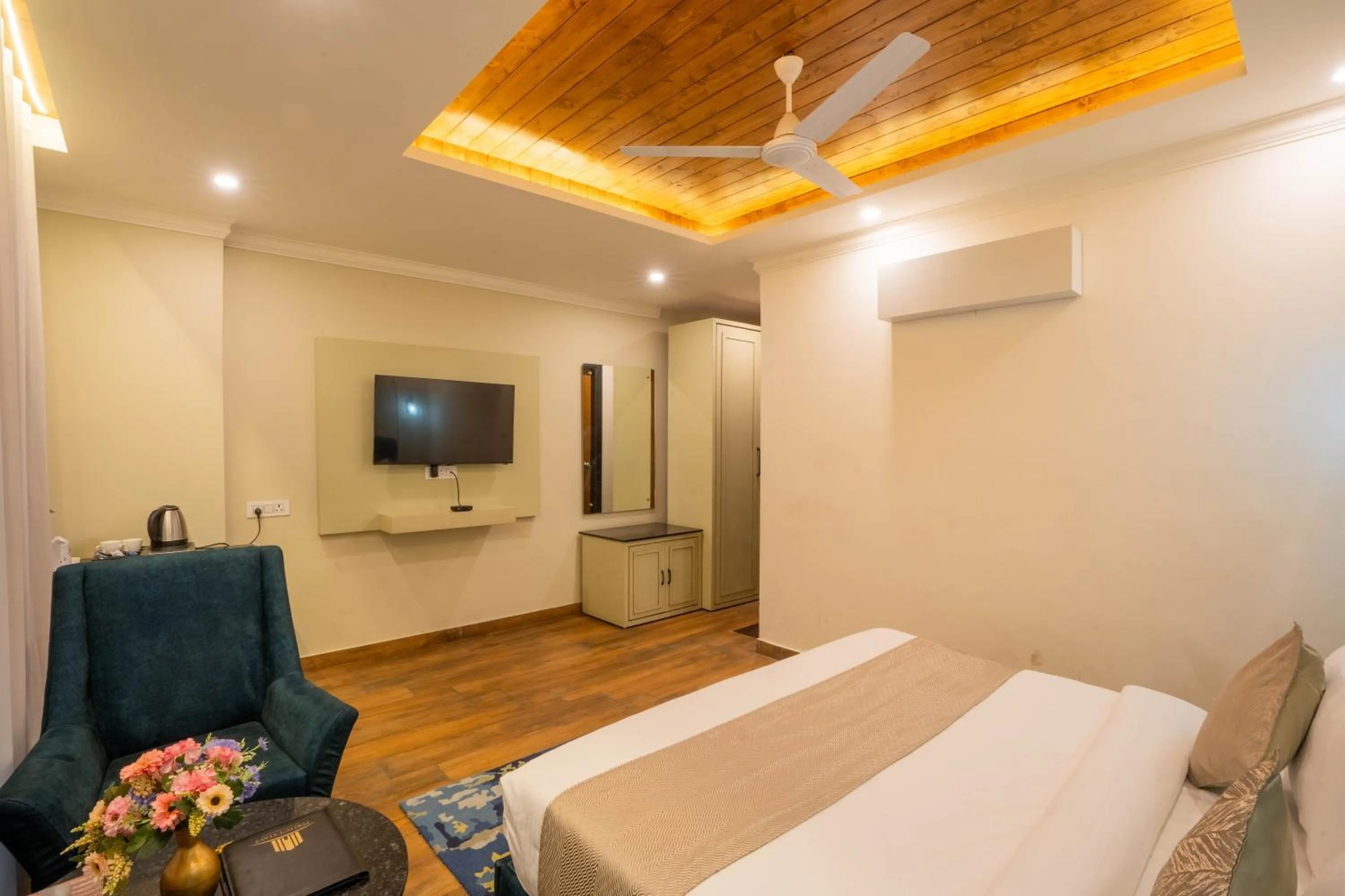 Bed in Perfectstayz Premium Westend at Mall Road