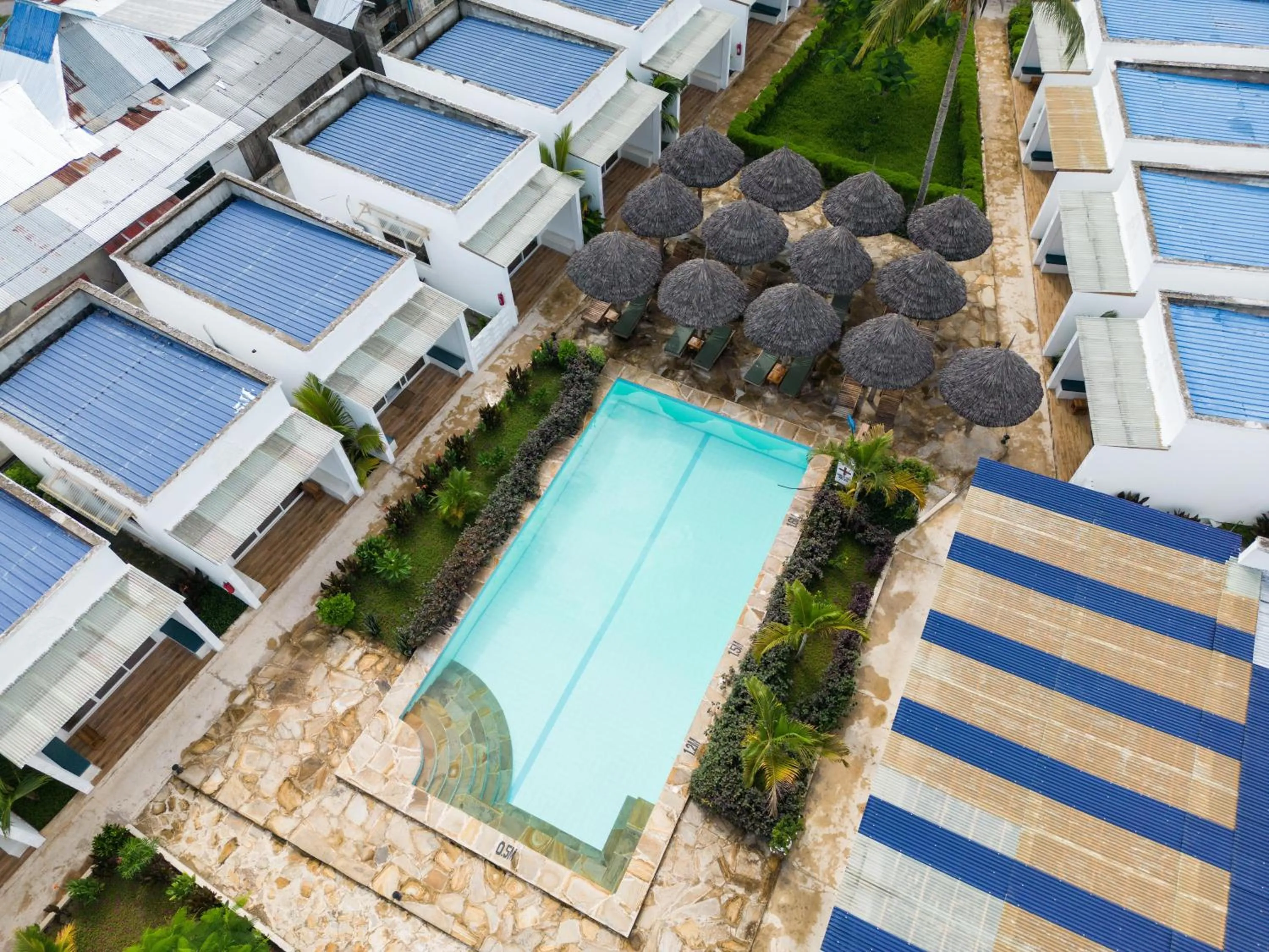 Swimming pool in Mafia Dream Hotel