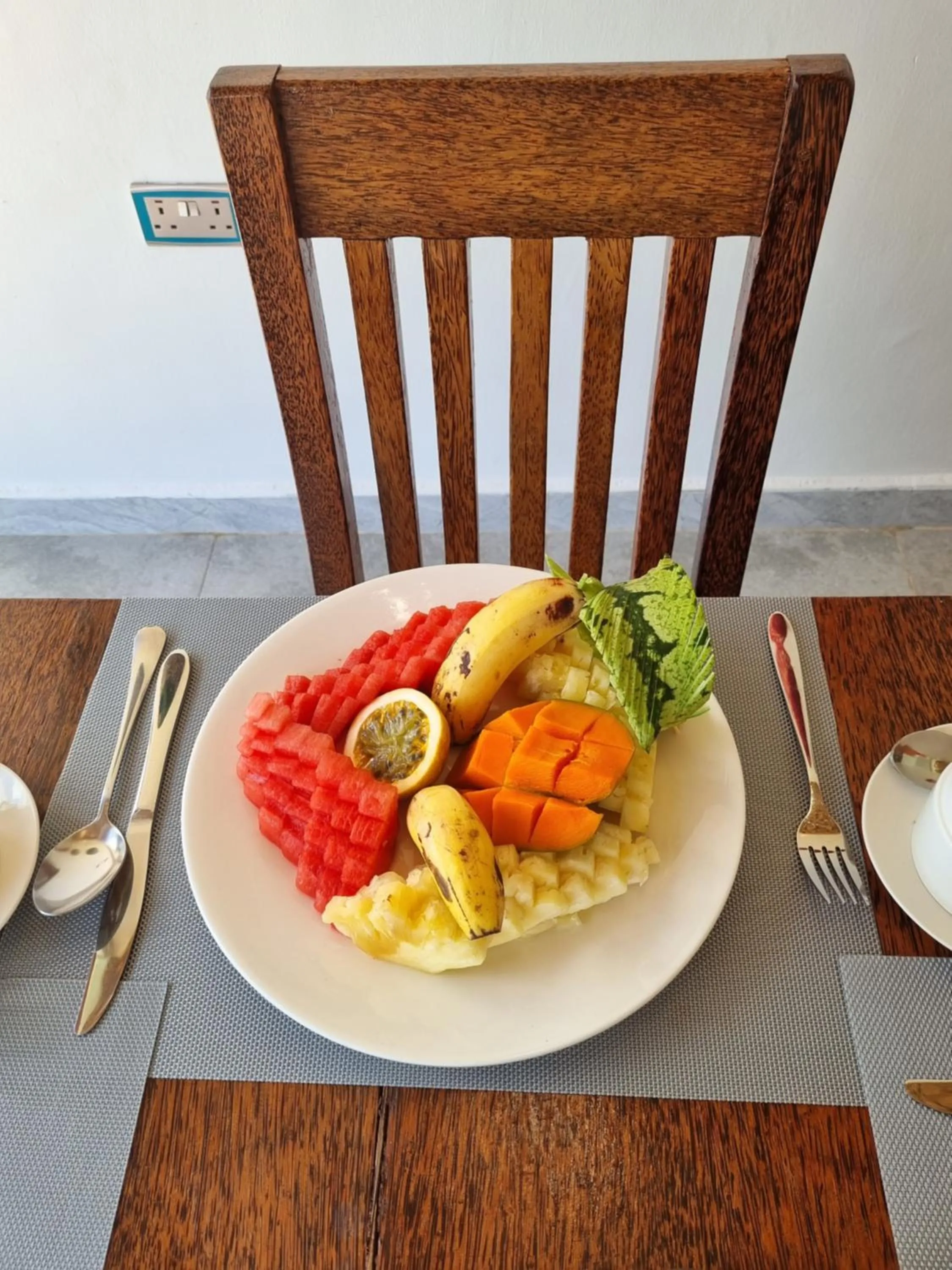 Breakfast in Mafia Dream Hotel