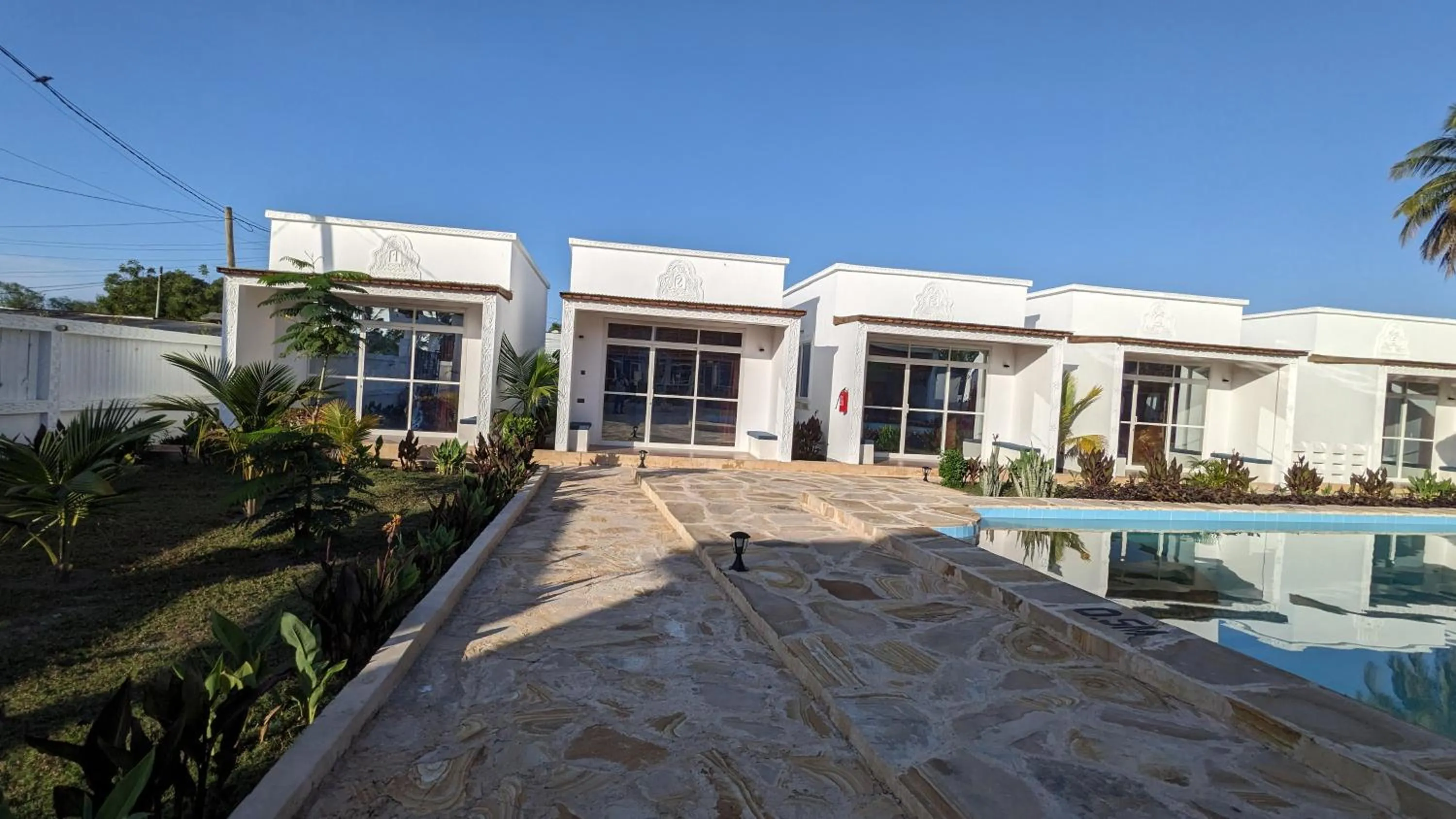 Swimming pool in Mafia Dream Hotel