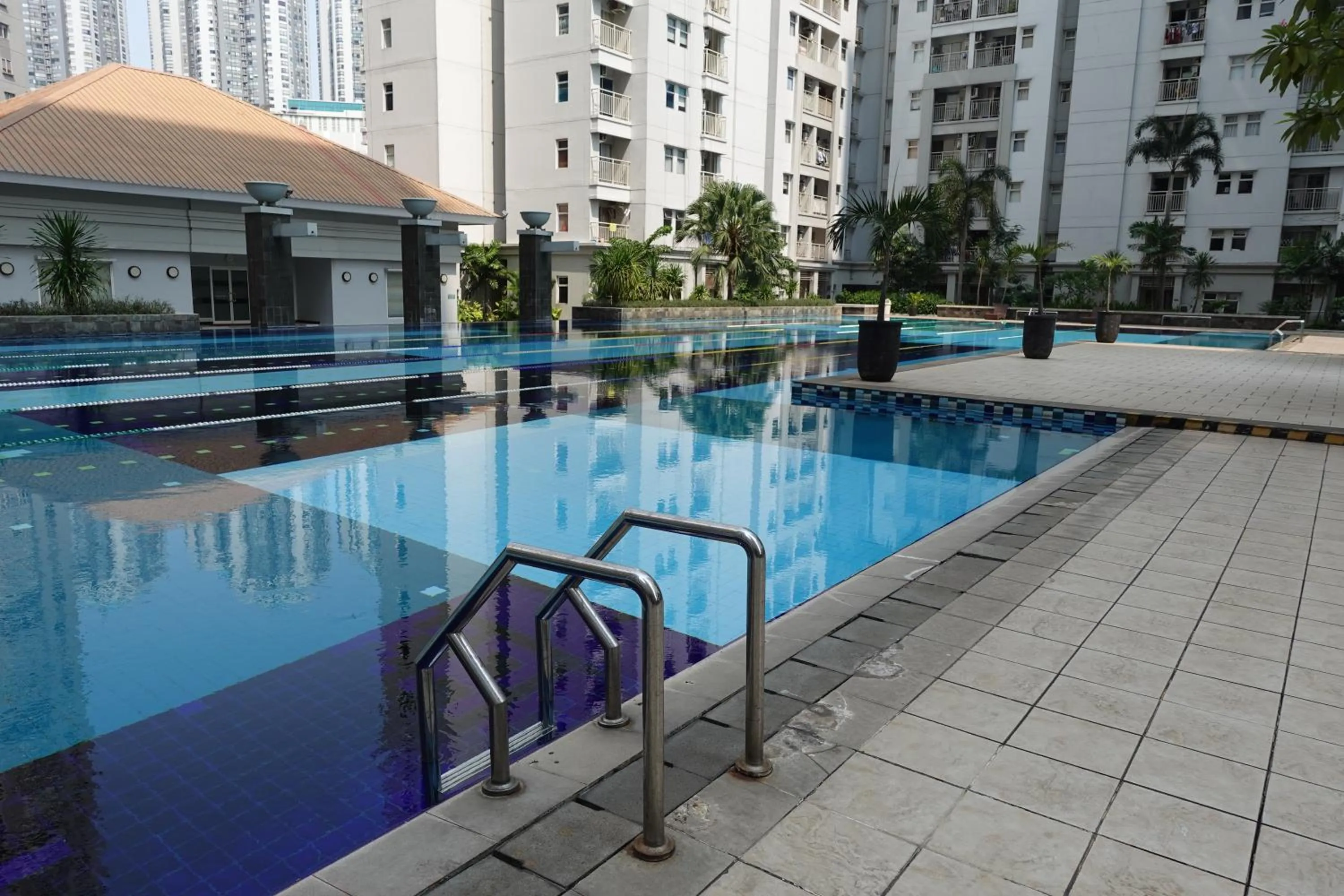 Town House MGR 2, Central Park Mall Area, Pool Side-1st floor