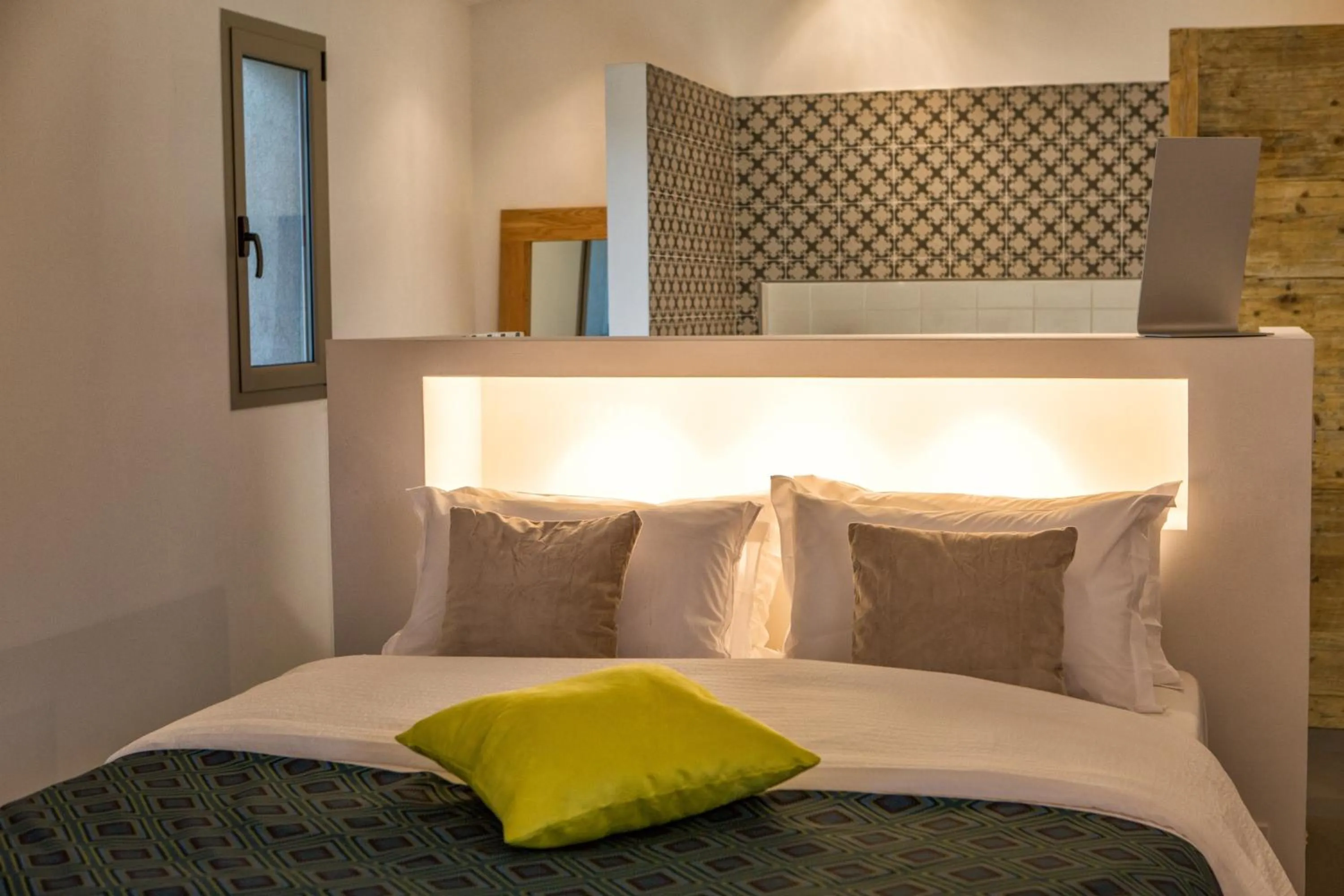 Decorative detail in Hotel Les Chambres de Mila Bonifacio