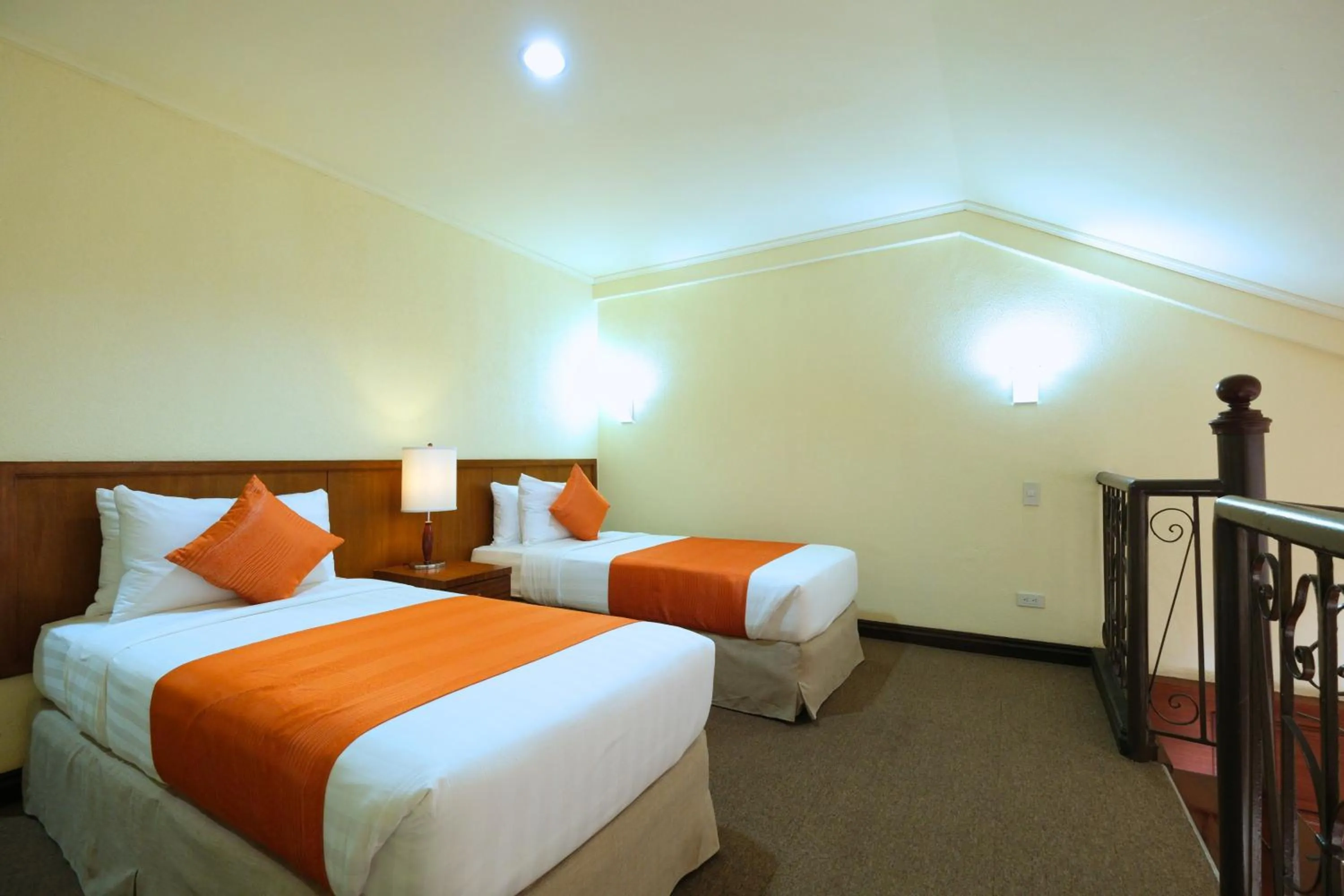 Bed in The Suites At Mount Malarayat