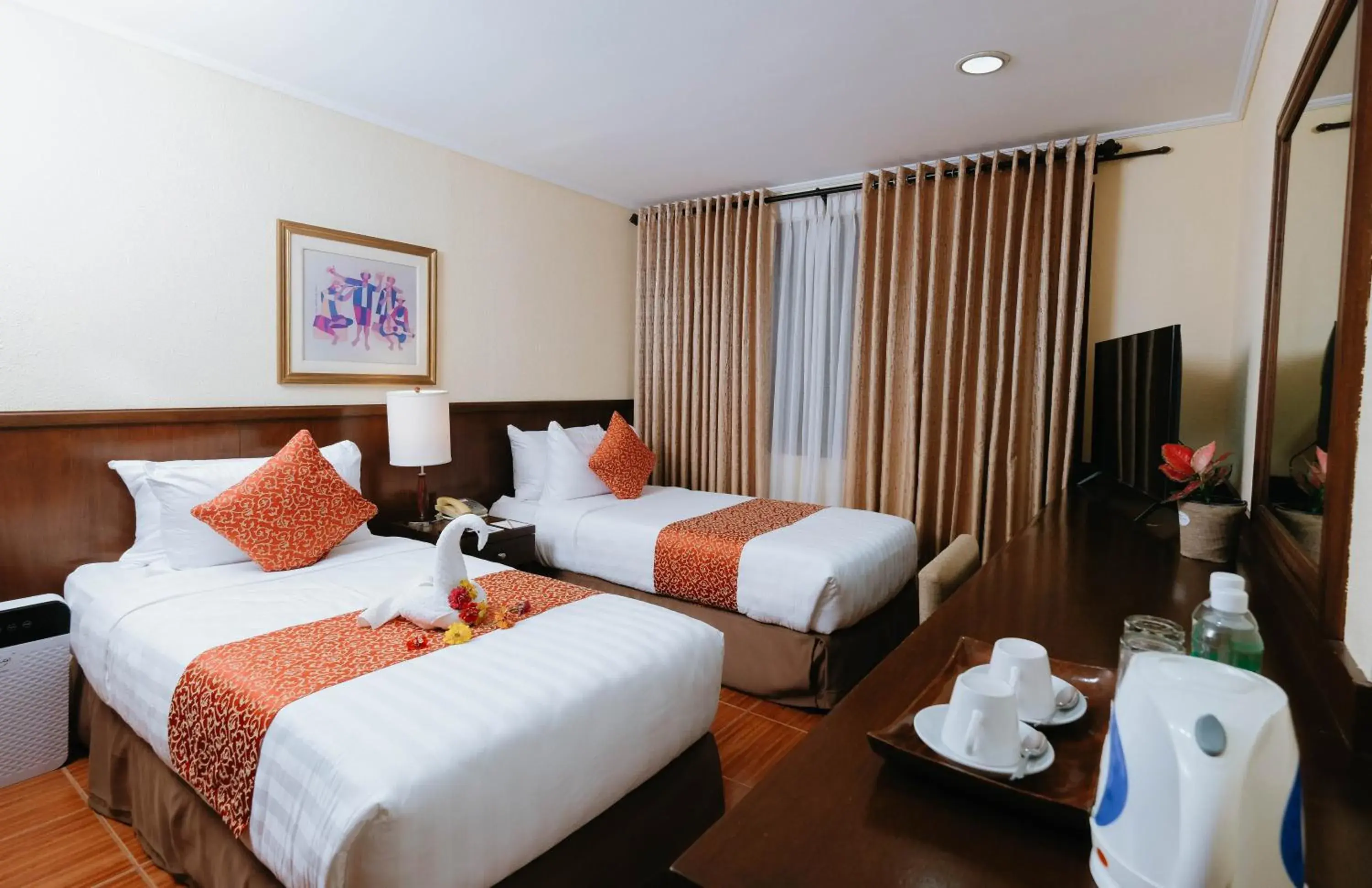 Narra Regular Room in The Suites At Mount Malarayat Narra Regular Room in The Suites At Mount Malarayat