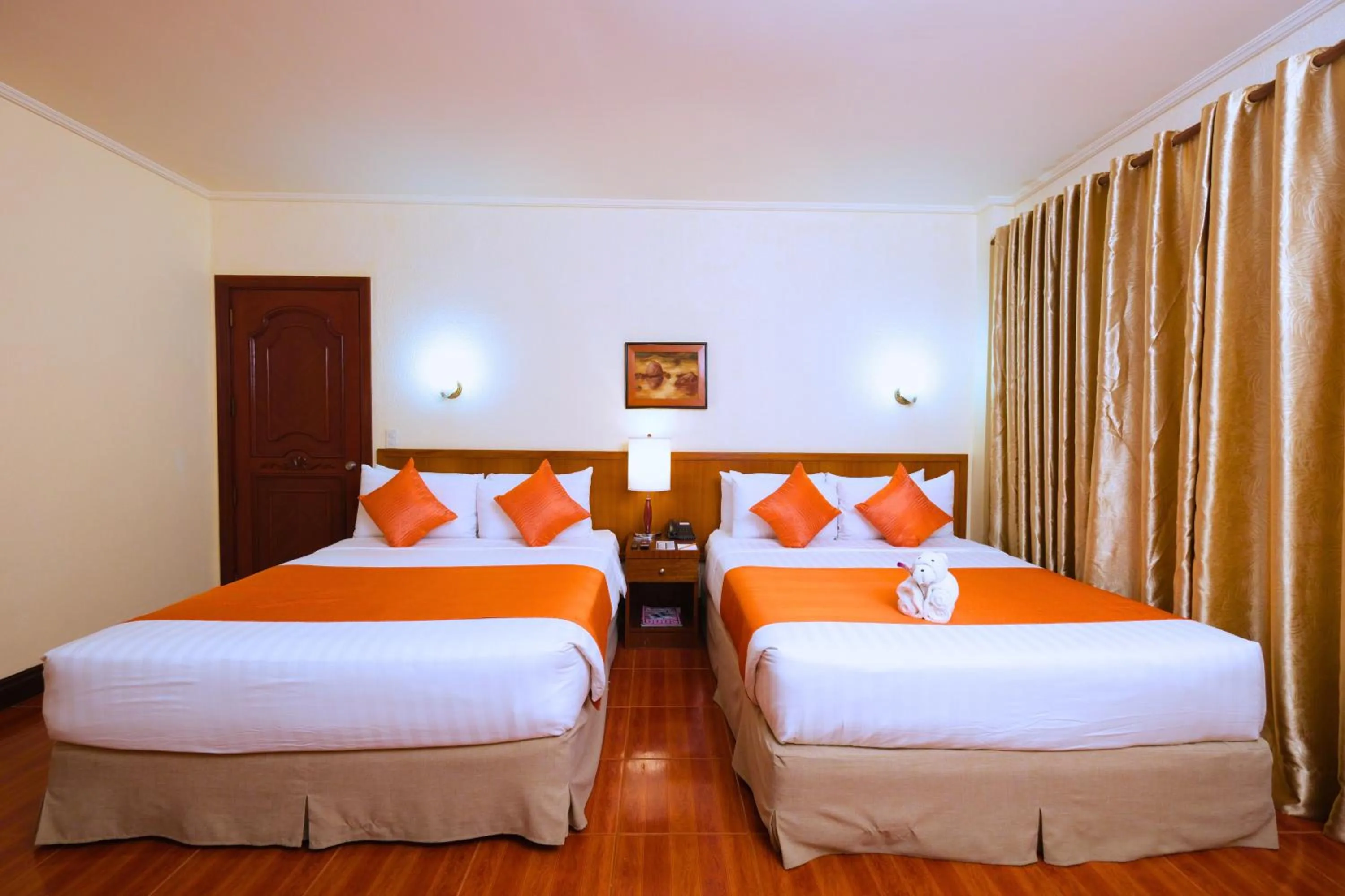 Bed in The Suites At Mount Malarayat