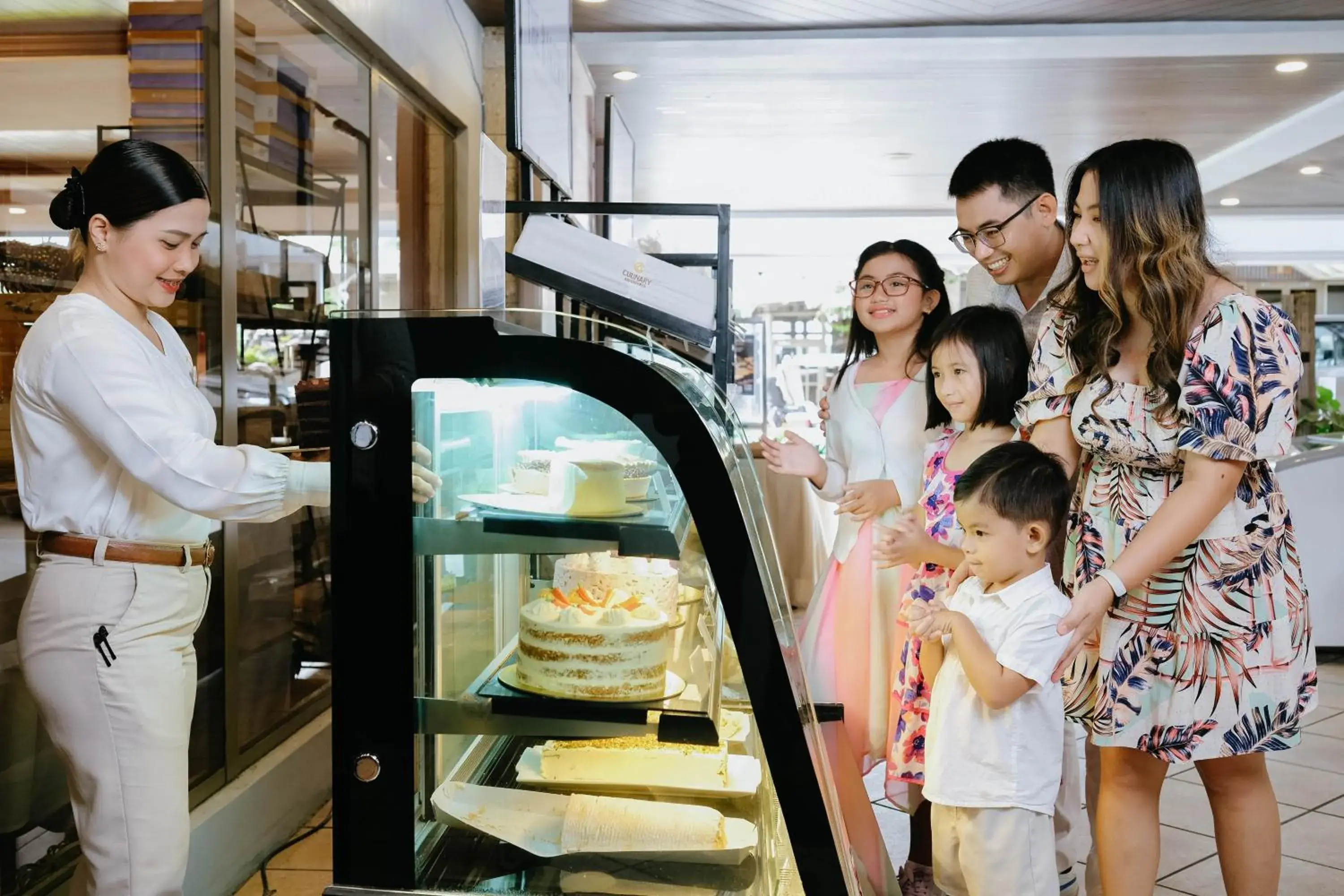 Restaurant/places to eat in The Suites At Mount Malarayat Restaurant/places to eat in The Suites At Mount Malarayat