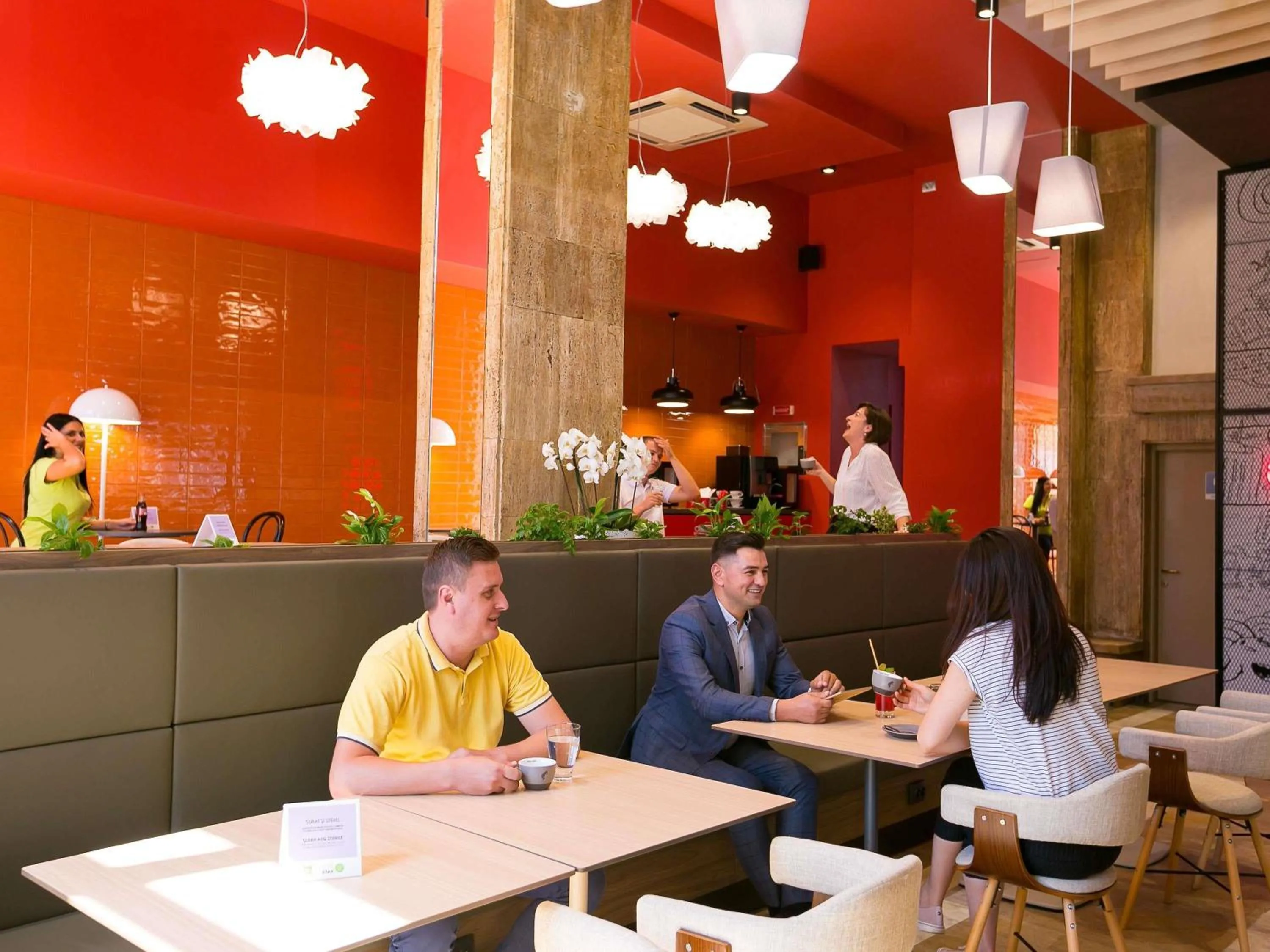 Lounge or bar in ibis Styles Dunarea Galati