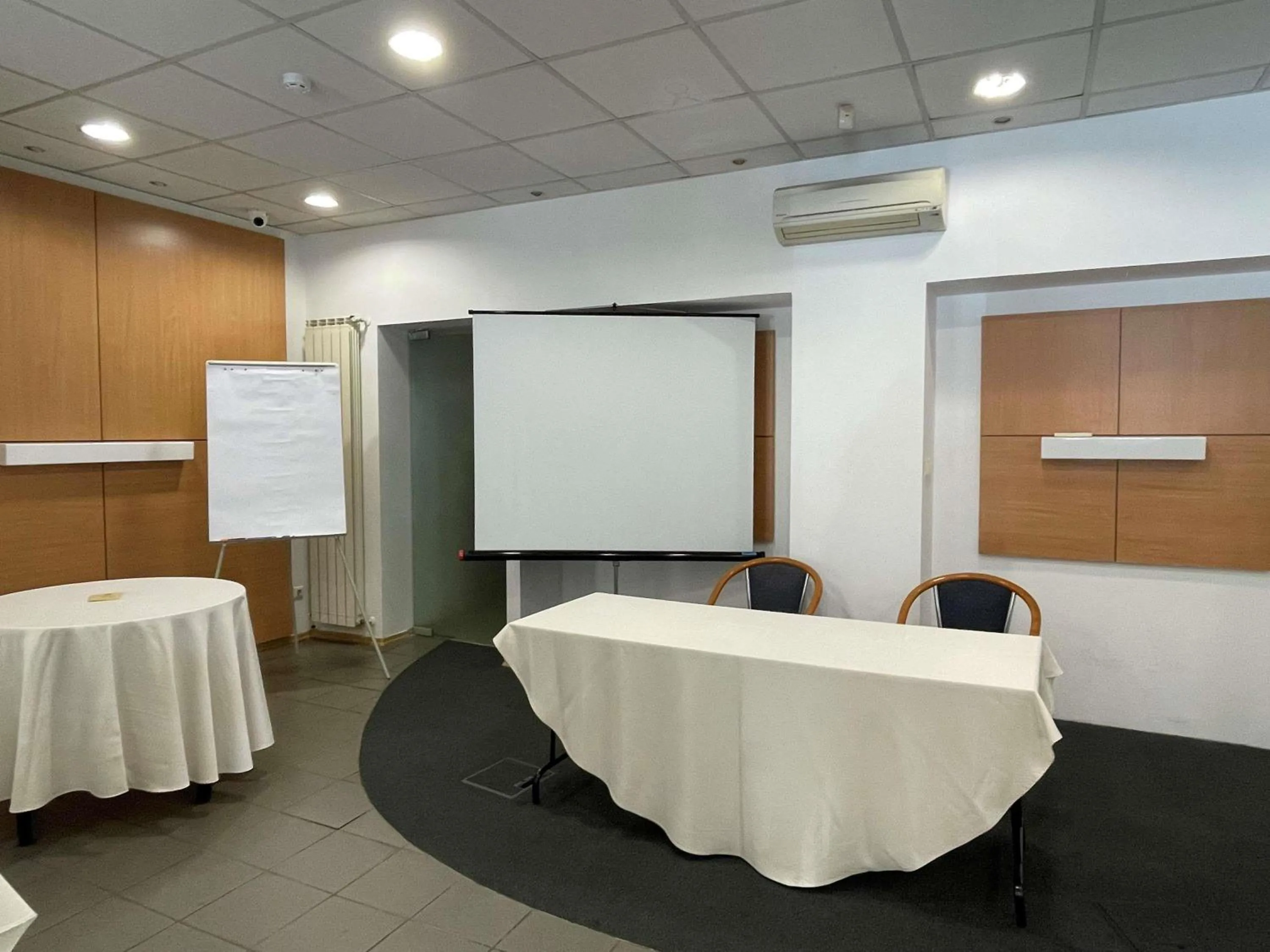 Meeting/conference room in ibis Styles Dunarea Galati