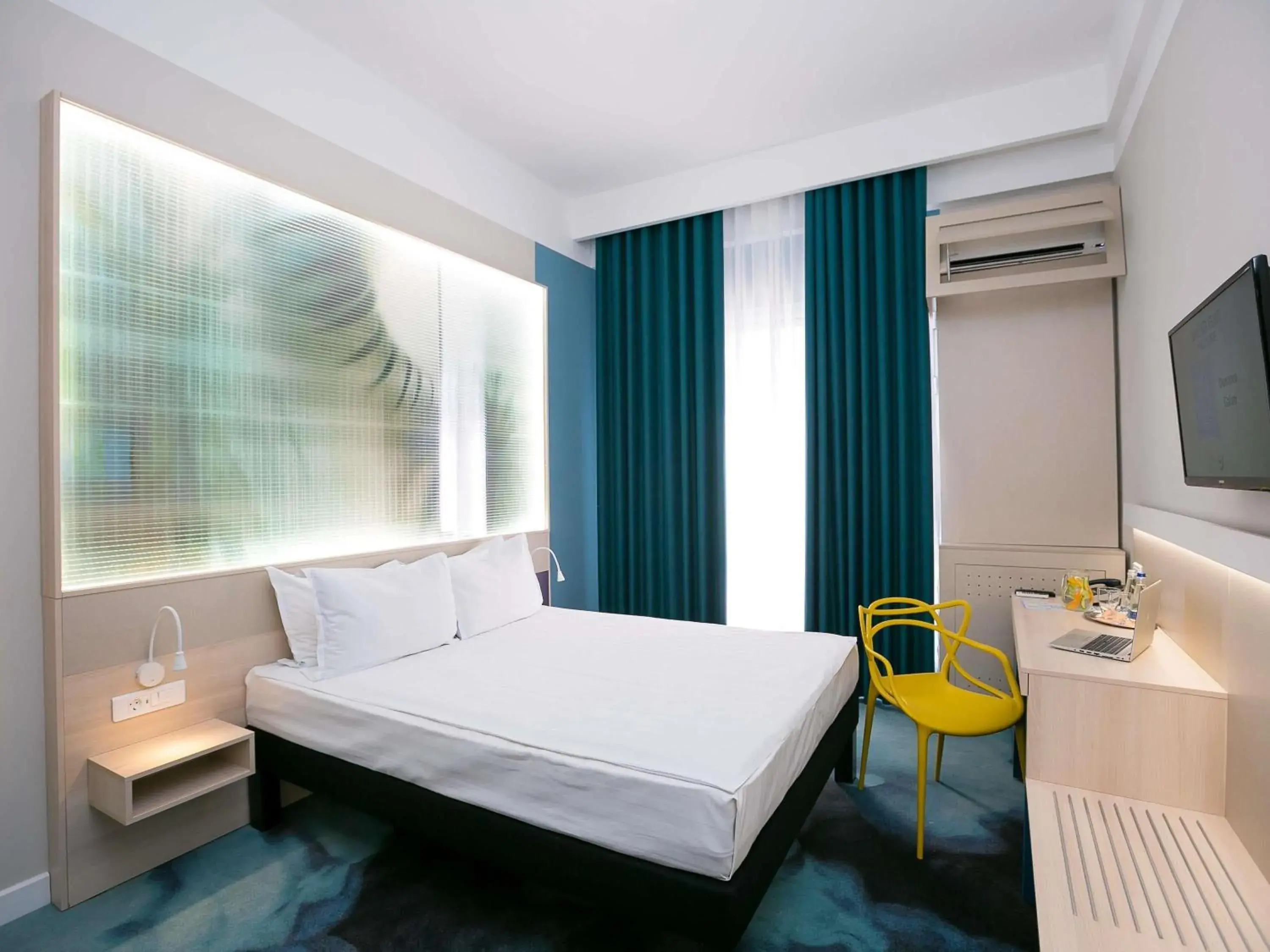 Bedroom, Bed in ibis Styles Dunarea Galati Bedroom, Bed in ibis Styles Dunarea Galati