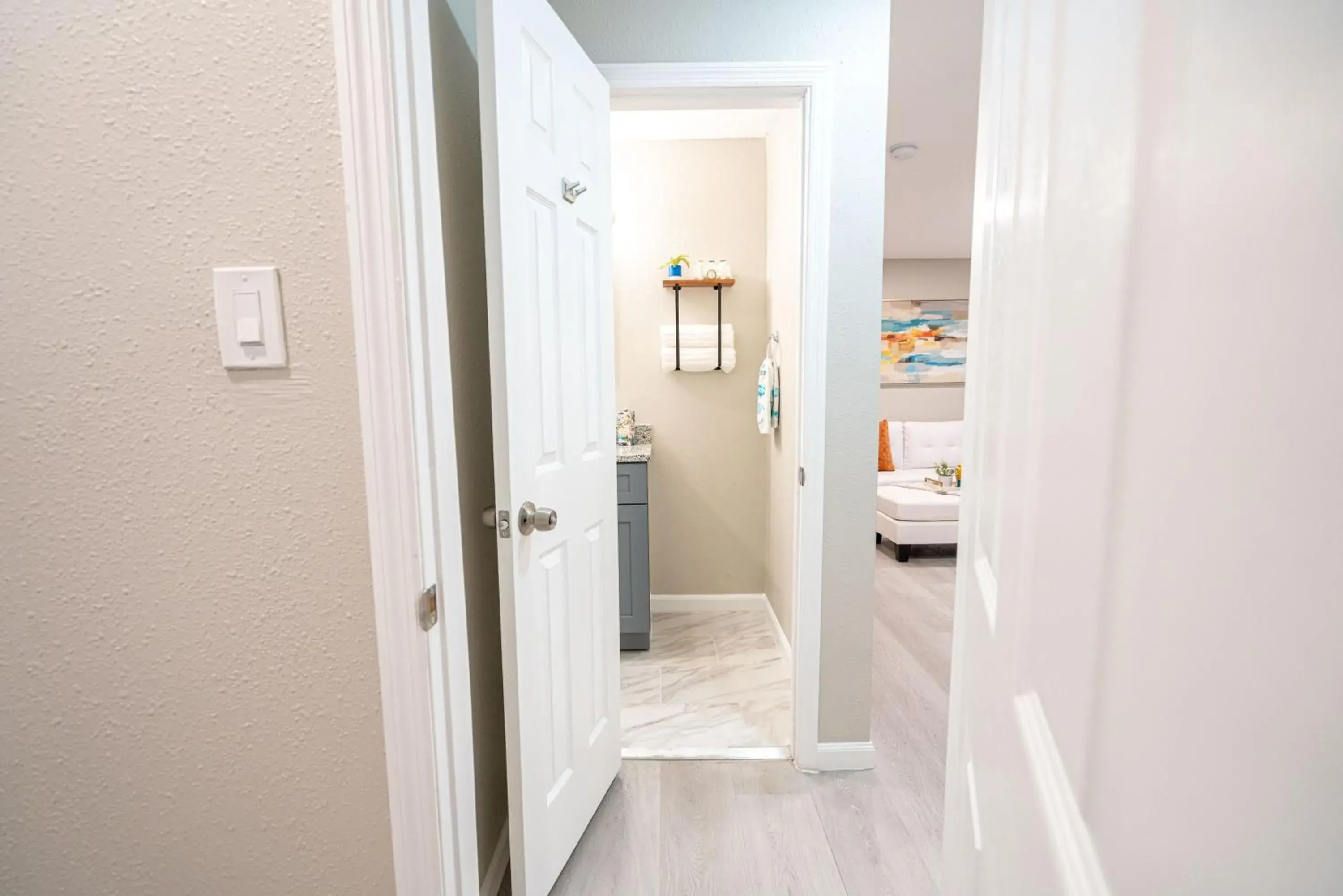 UNIVERSITY SERENITY SUITES UNIVERSITY SERENITY SUITES