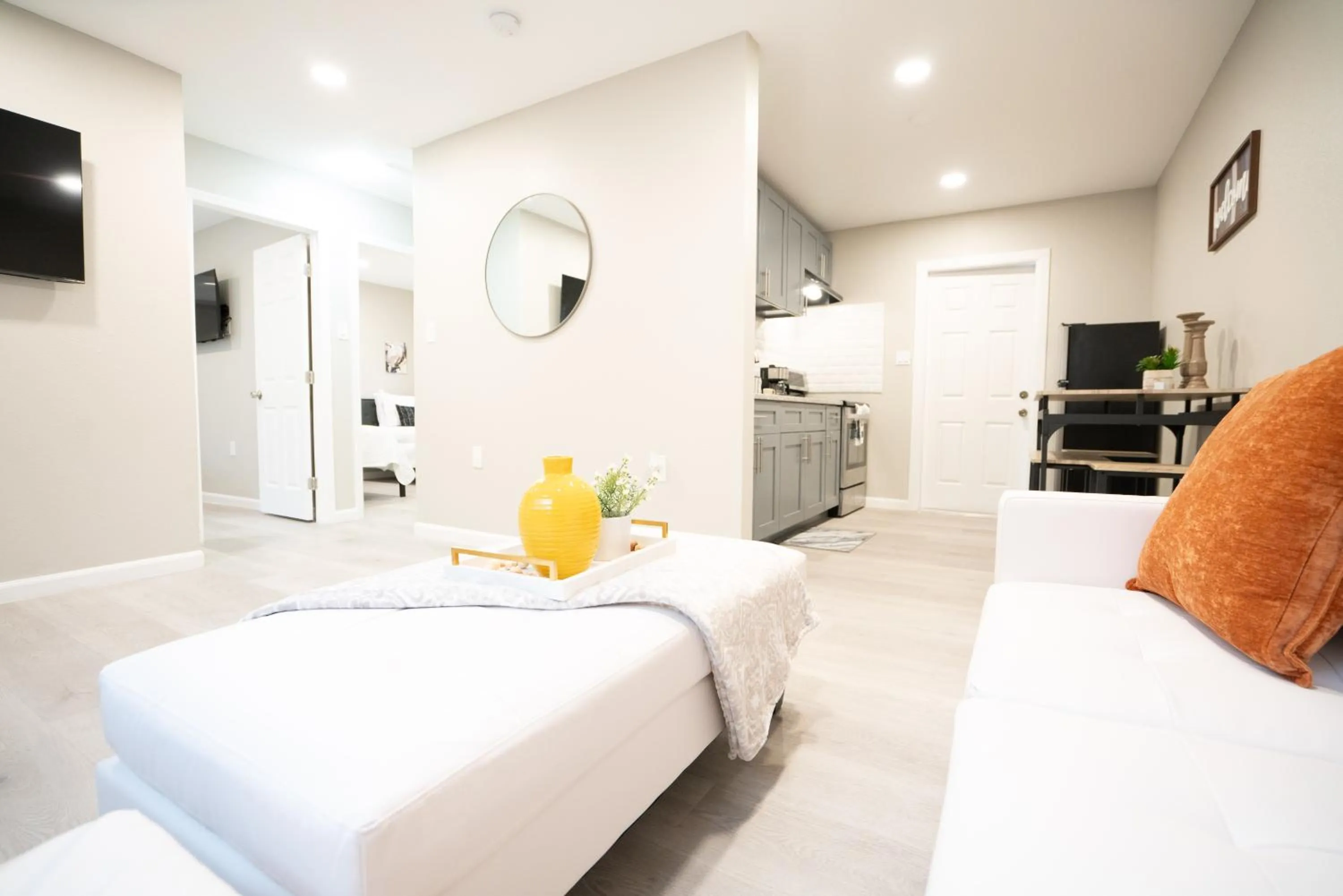 UNIVERSITY SERENITY SUITES