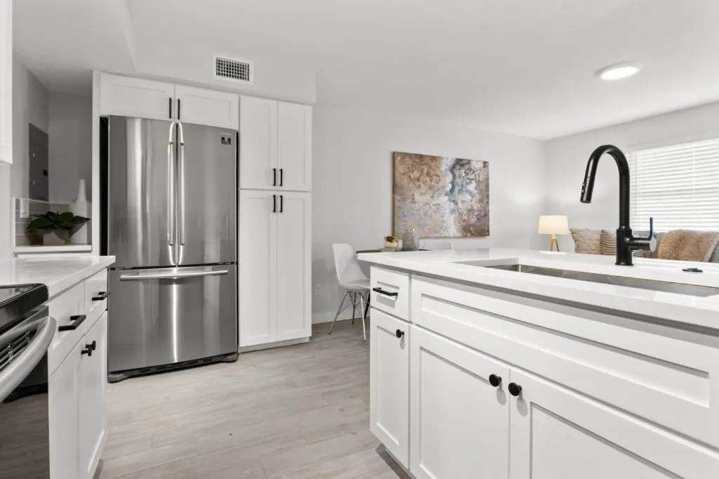 UNIVERSITY SERENITY SUITES