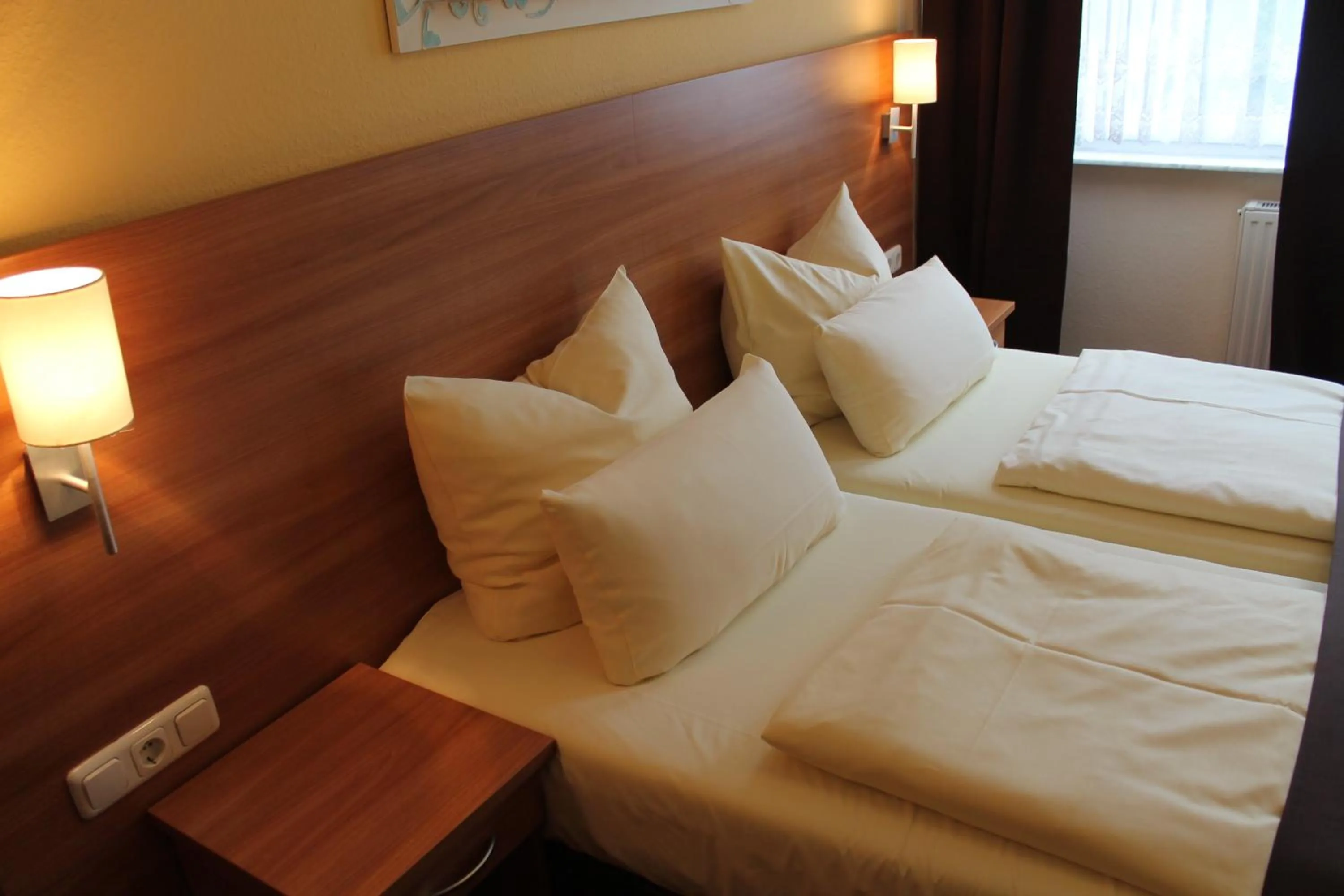 Bed in Hotel Harburger Hof