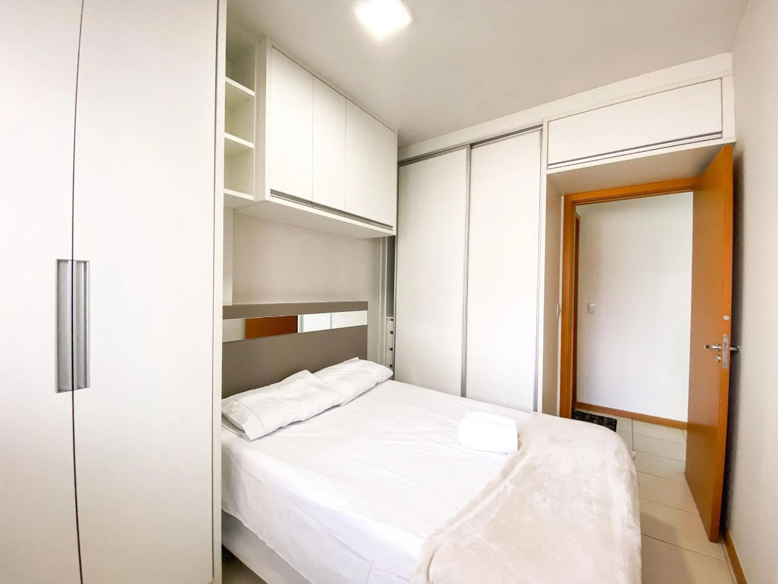 Photo of the whole room, Bed in Ao lado do Metrô e Shopping (1Qto)