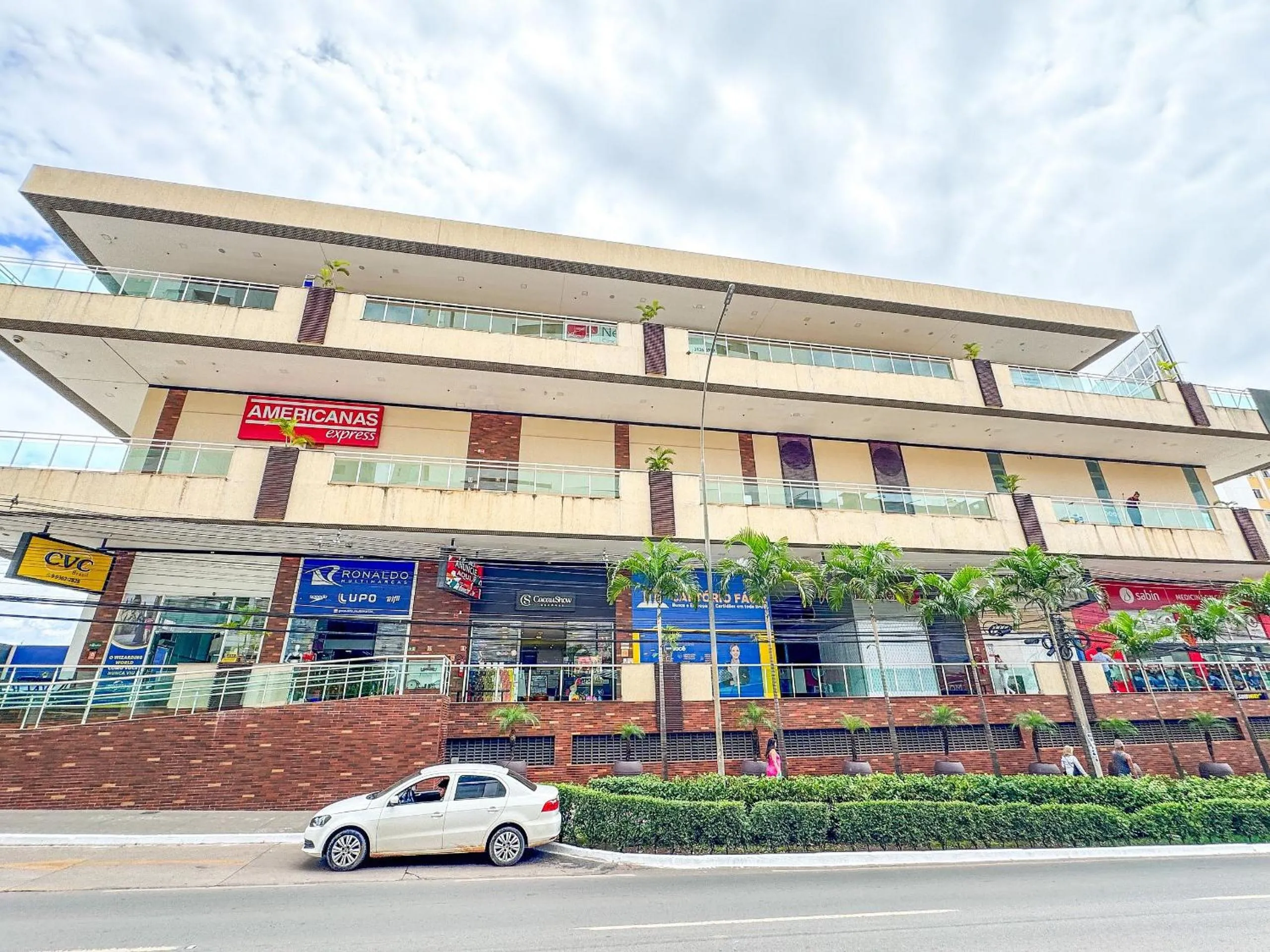 Shopping Area in Ao lado do Metrô e Shopping (1Qto)