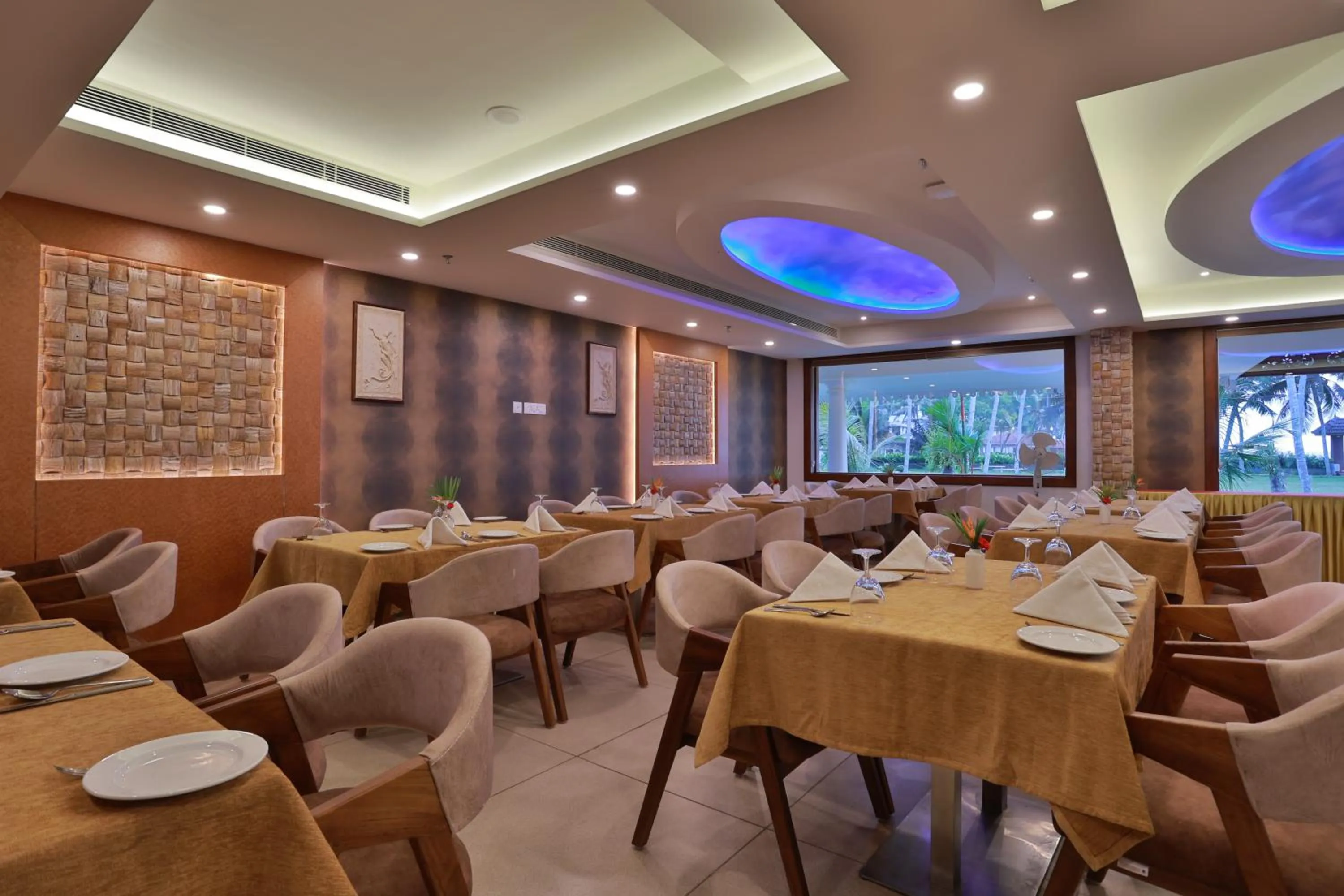 Restaurant/places to eat in Lagoona Beach Resort, Kovalam