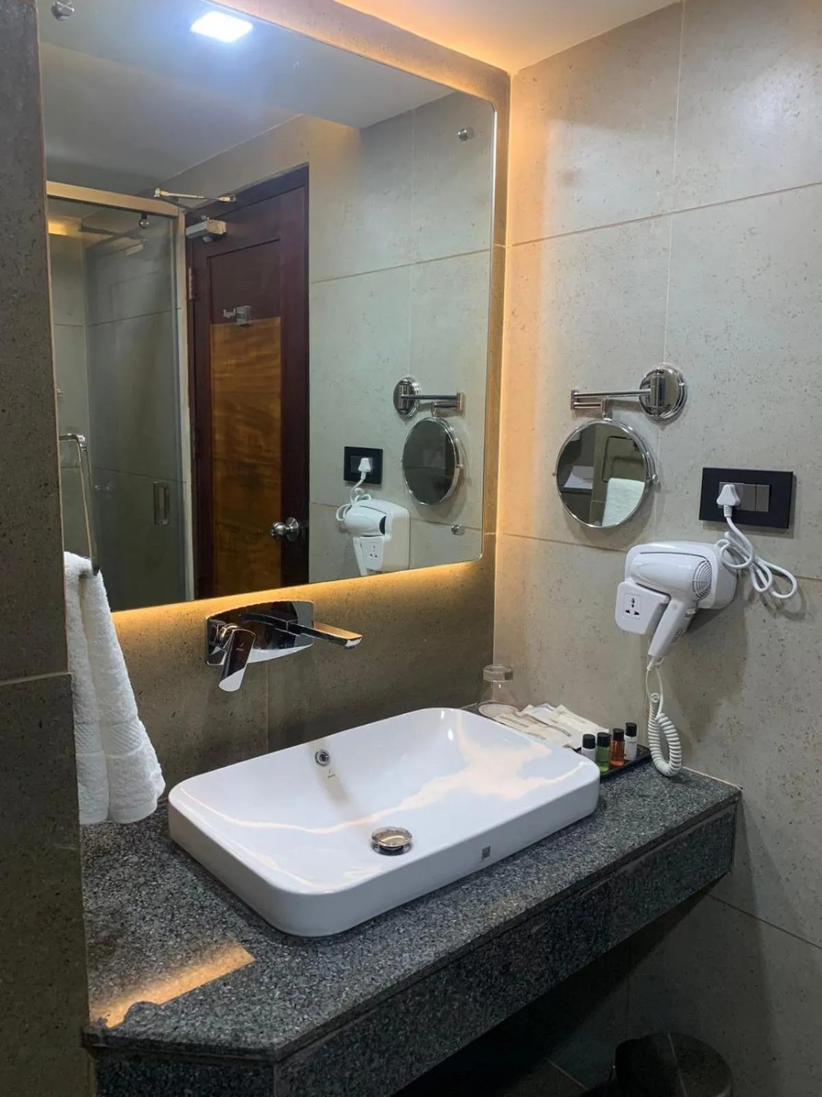 Bathroom in Lagoona Beach Resort, Kovalam