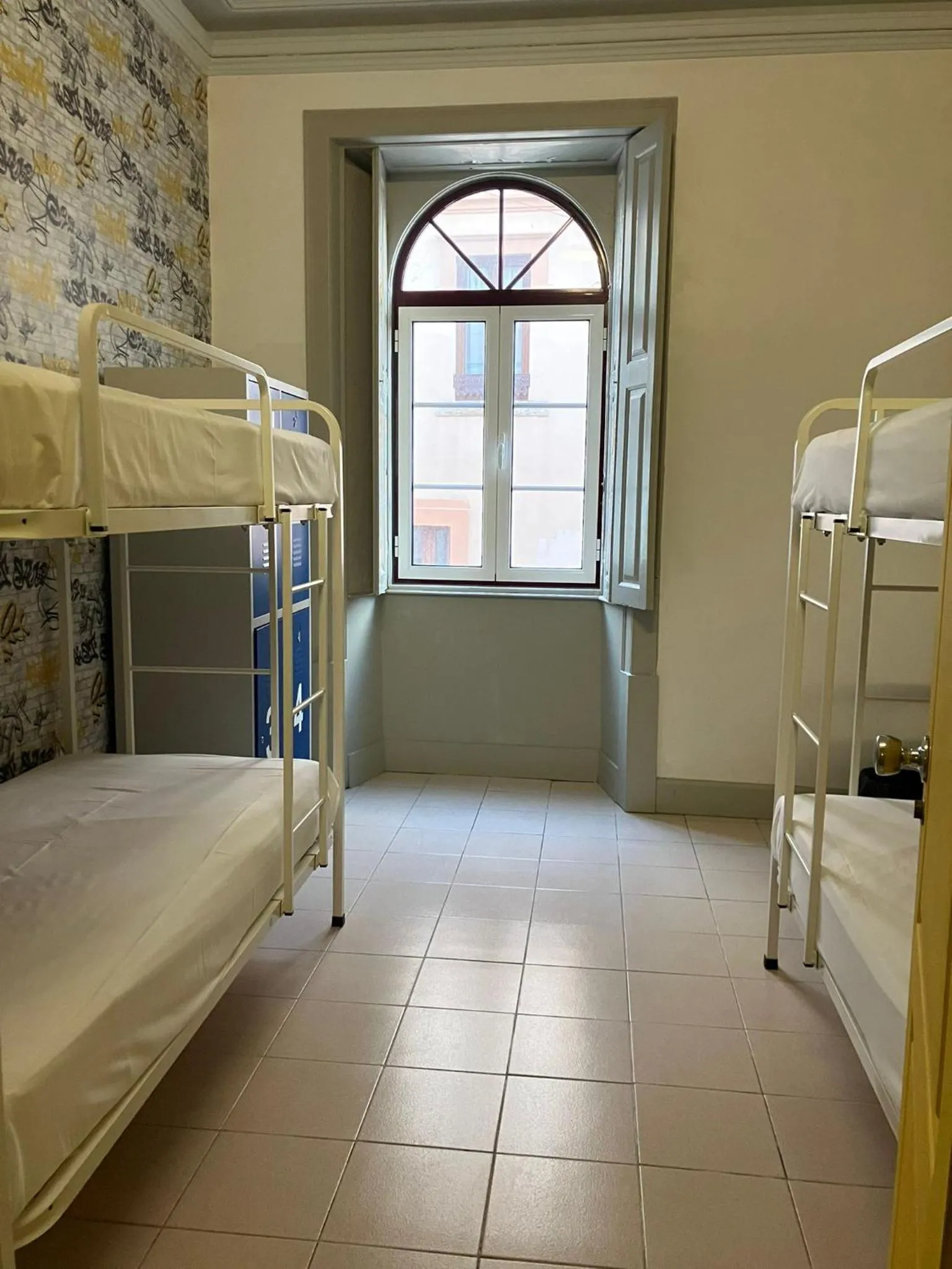 Single Bed in 6-Bed Dormitory Room in Meeting Hostel