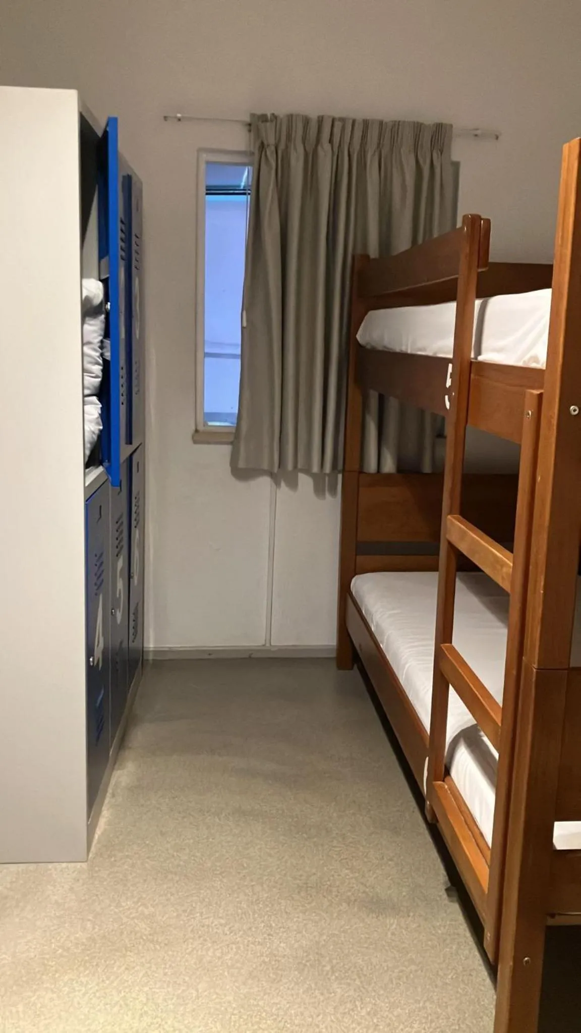6-Bed Room with Private Bathroom in Meeting Hostel