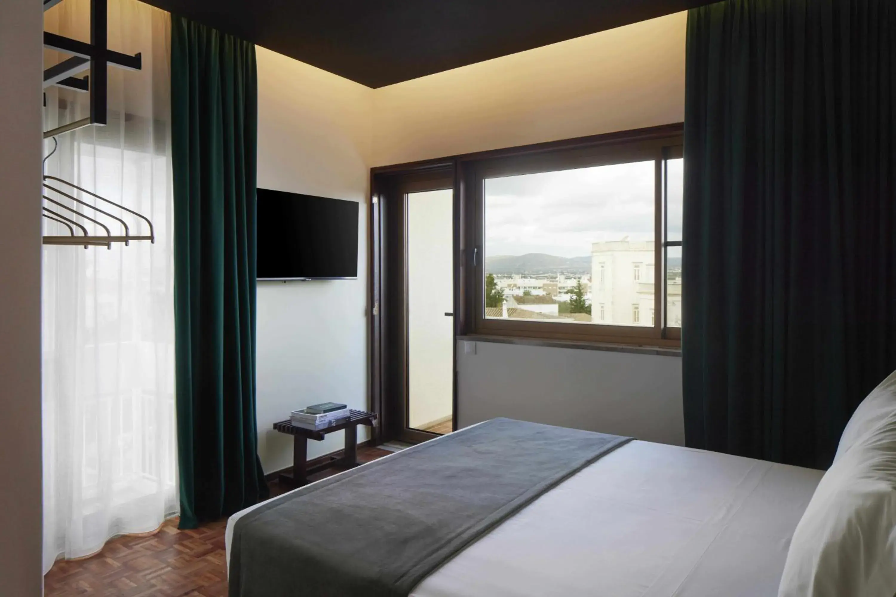 Double Room with Balcony in Alto House Faro, AL de Assinatura Modernista Double Room with Balcony in Alto House Faro, AL de Assinatura Modernista