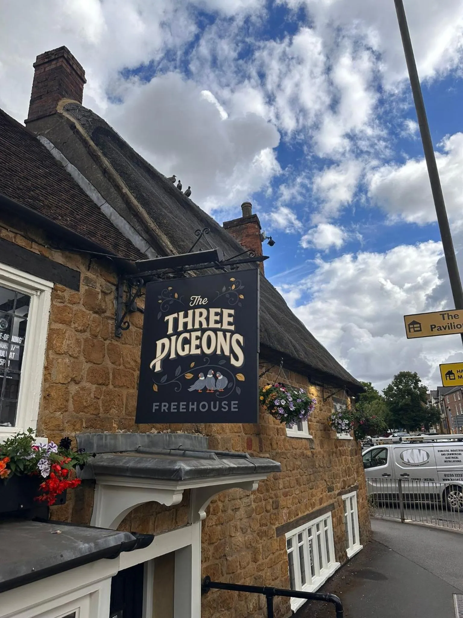 Facade/entrance in The Three Pigeons