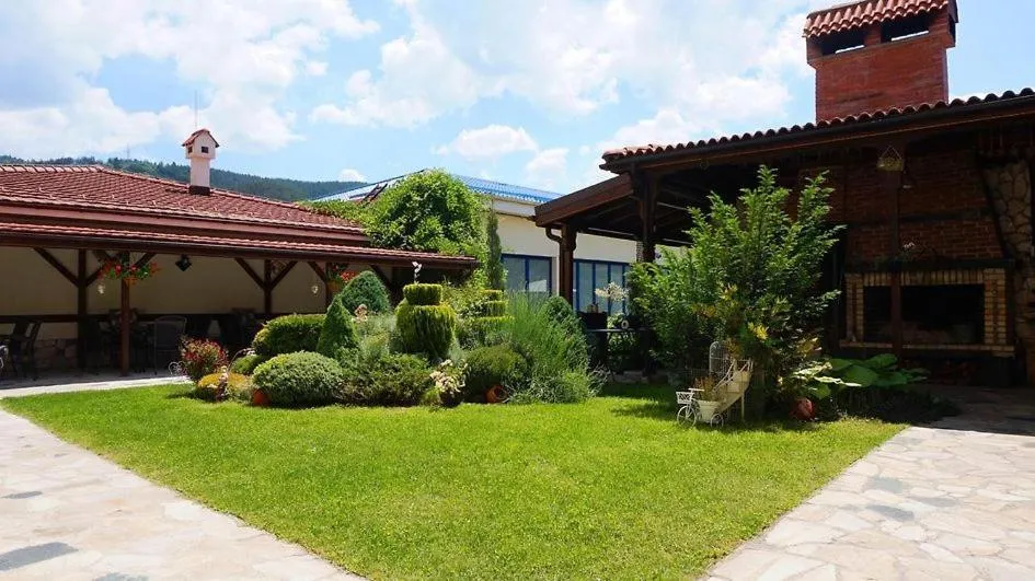 Garden in Хотел Стиляна/Hotel Stilyana