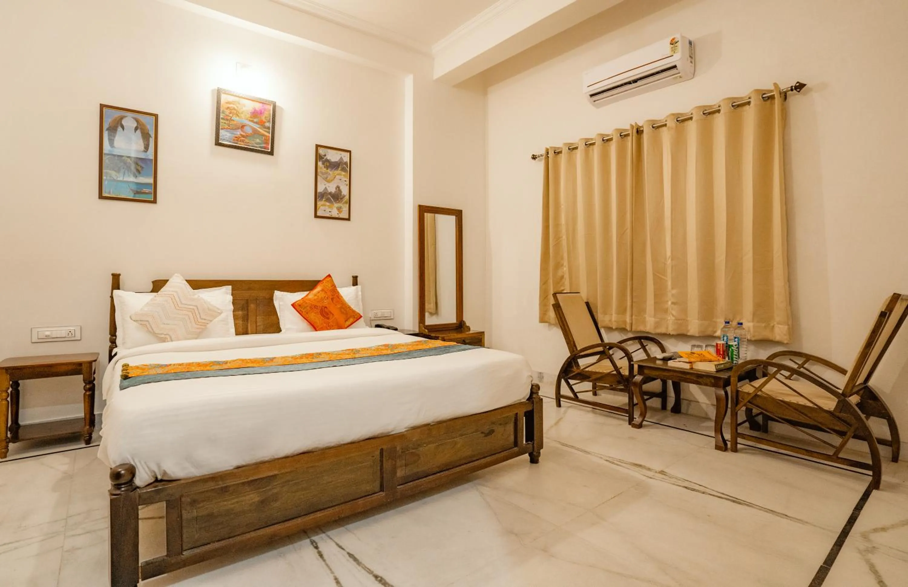 Photo of the whole room, Bed in Villa Tha Gadh Bansiya