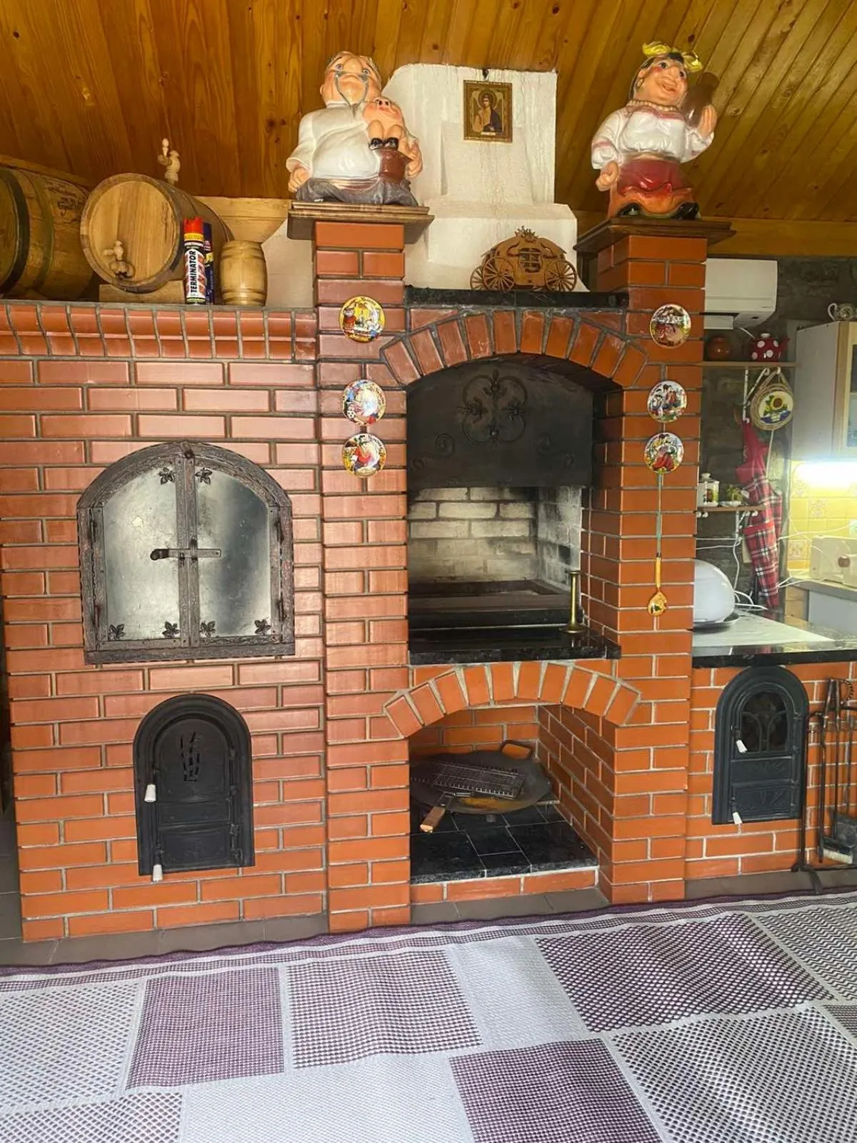 kitchen in Hetman Hotel