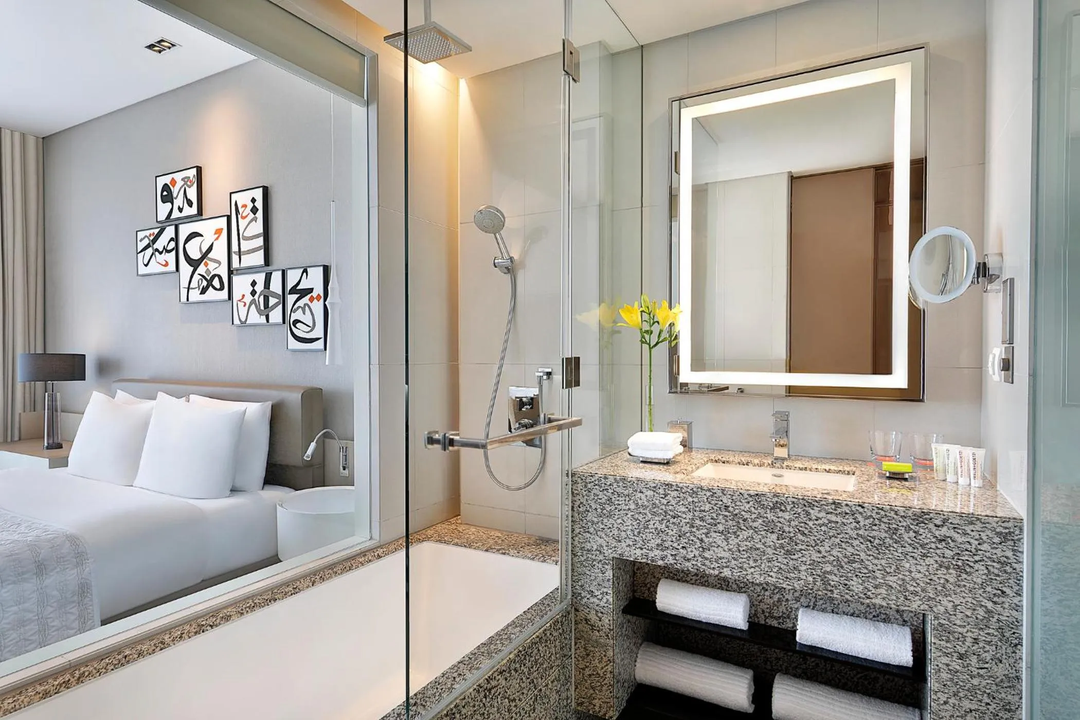 Club King Room, Club lounge access, Guest room, 1 King in Le Méridien City Centre Bahrain