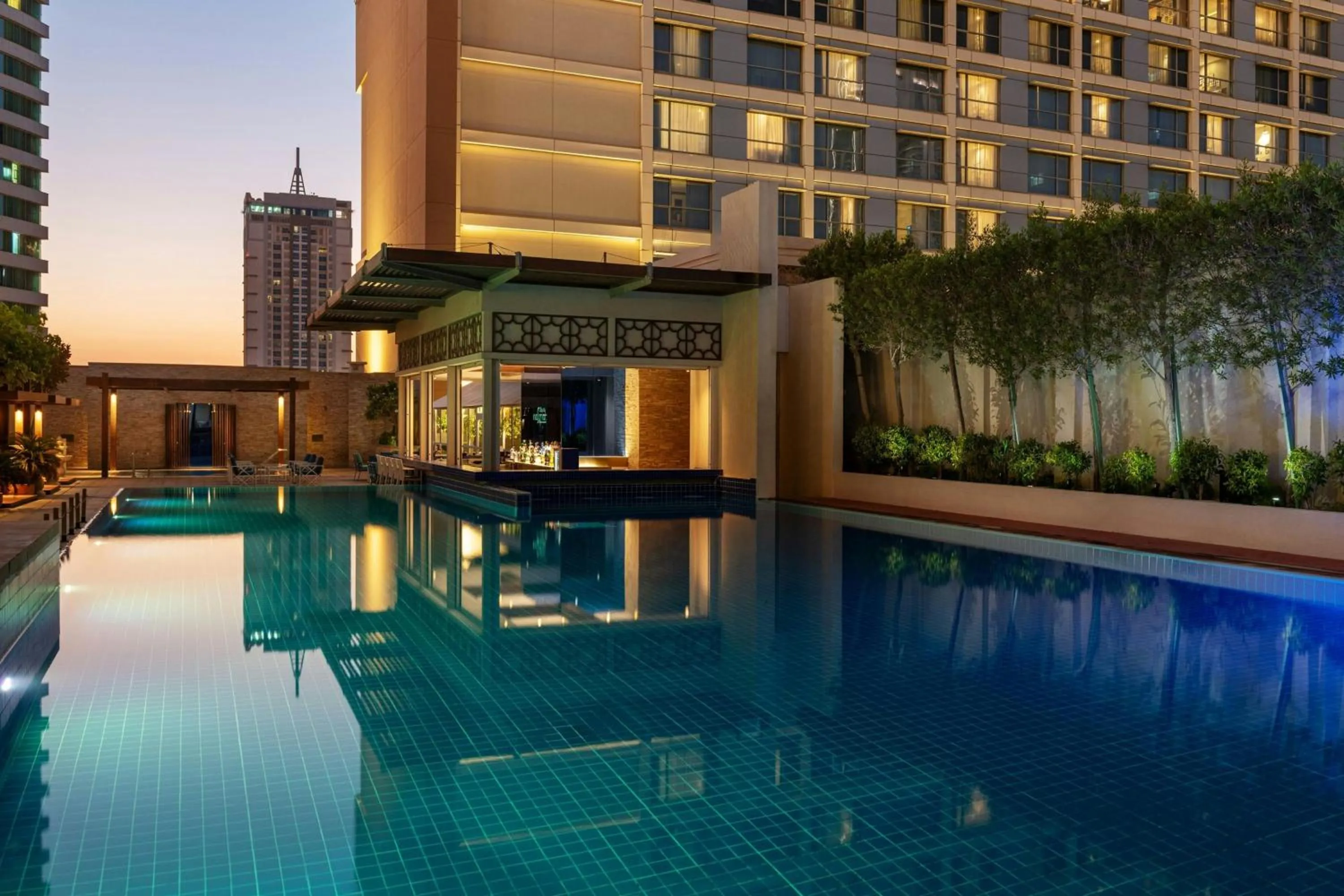 Swimming pool in Le Meridien City Centre Bahrain