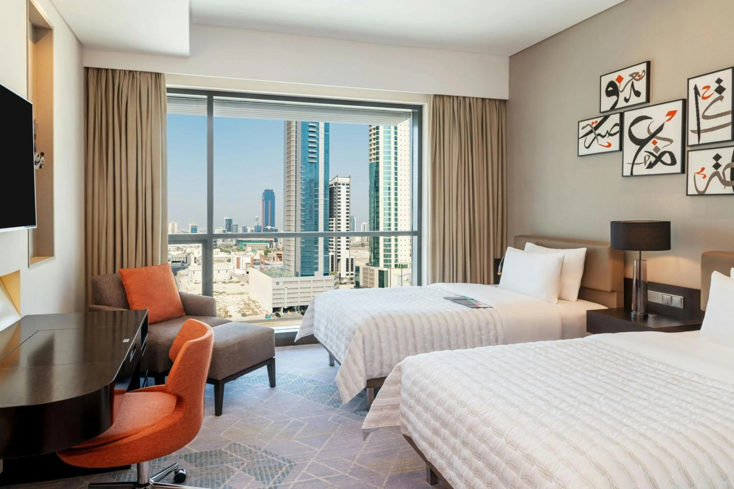 Photo of the whole room, Bed in Le Meridien City Centre Bahrain