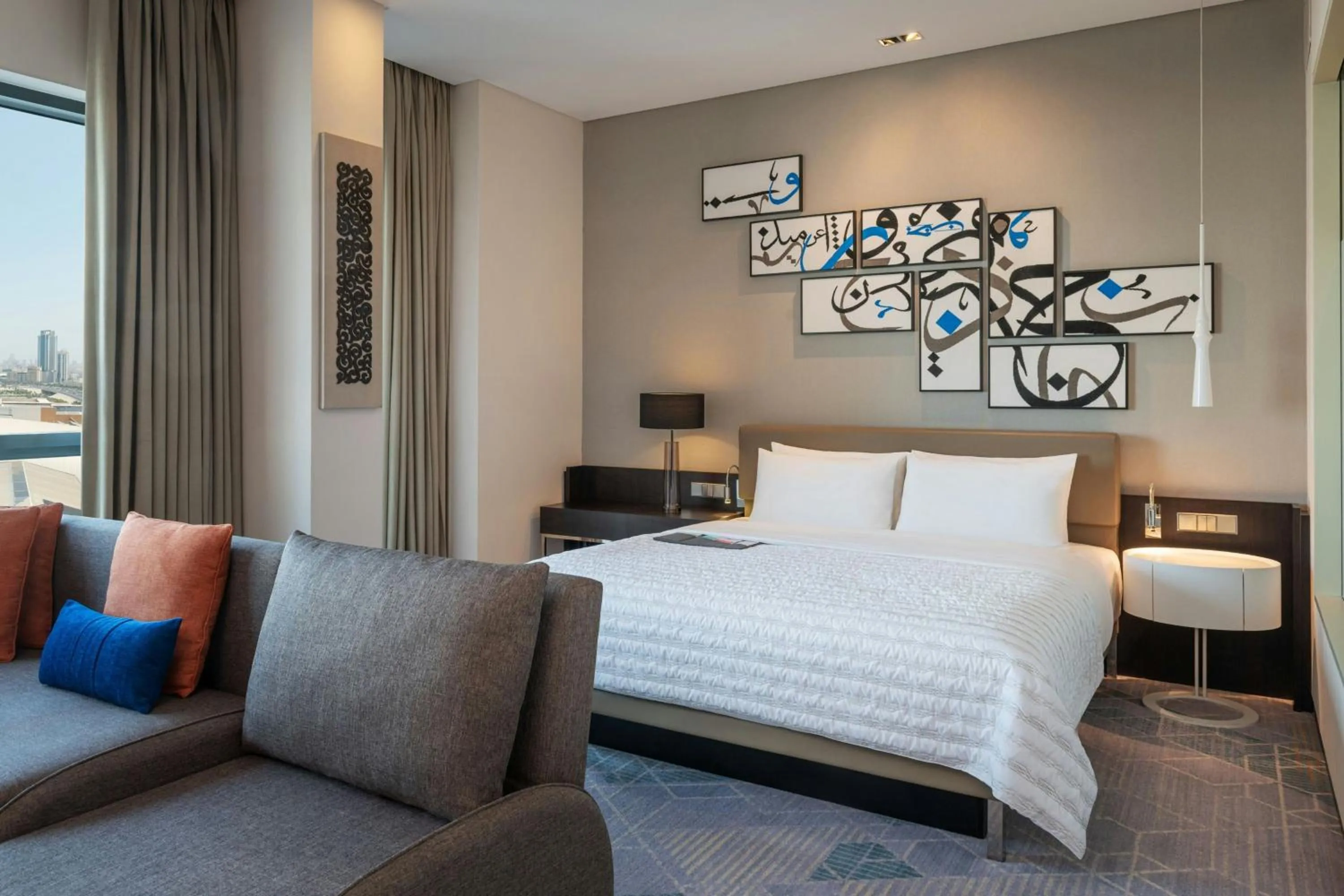 Photo of the whole room, Bed in Le Meridien City Centre Bahrain