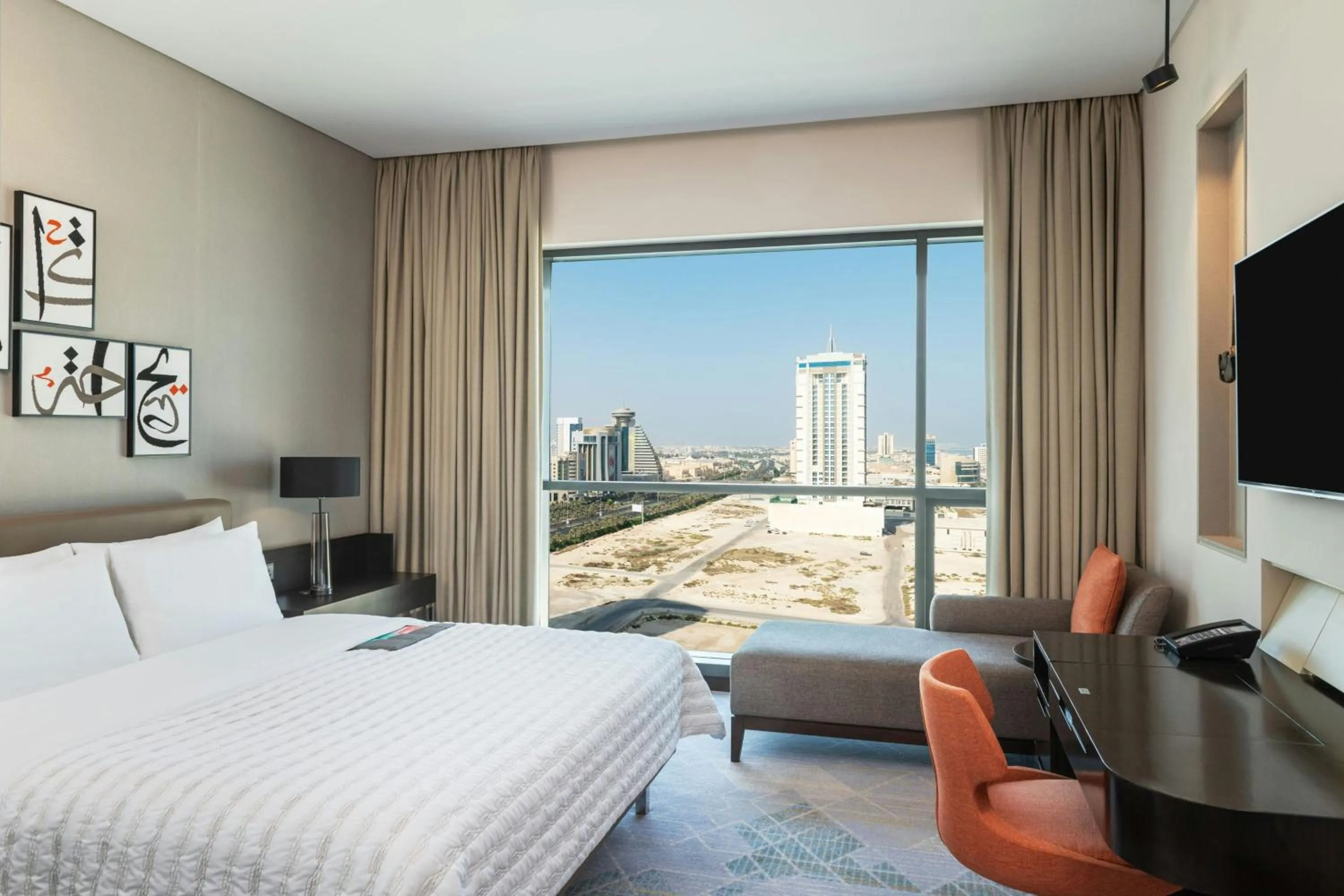 Photo of the whole room, Bed in Le Meridien City Centre Bahrain