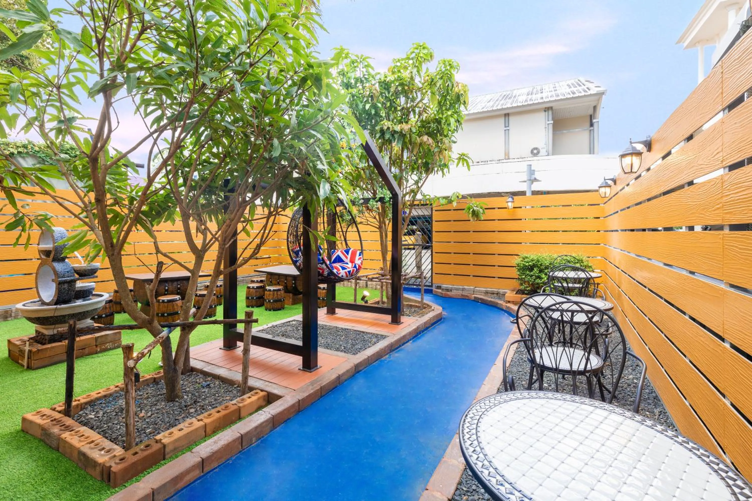 Garden in Marco Polo Phuket Poshtel & Bistro