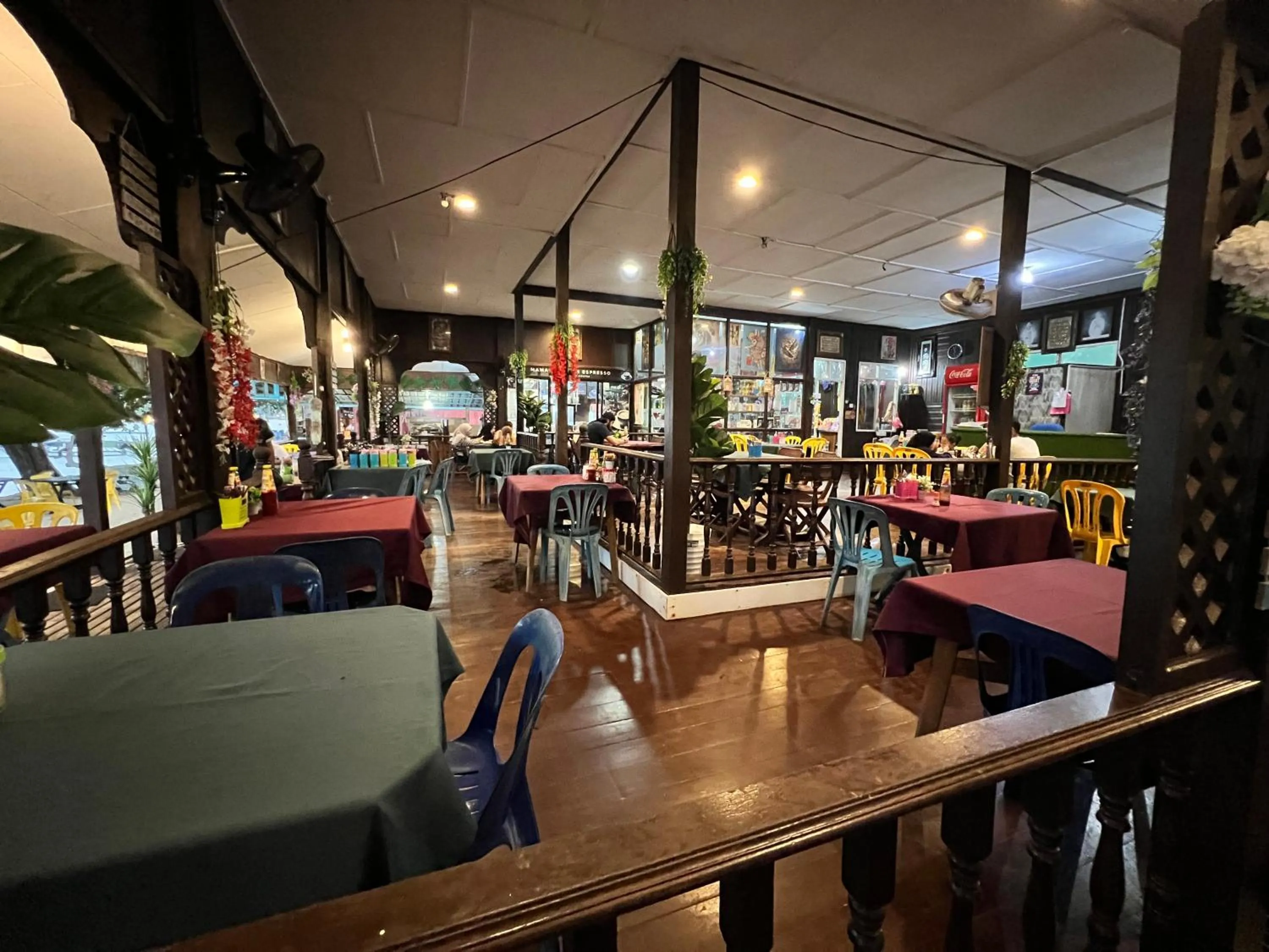 Restaurant/places to eat in Mama's Chalet Pulau Perhentian Besar