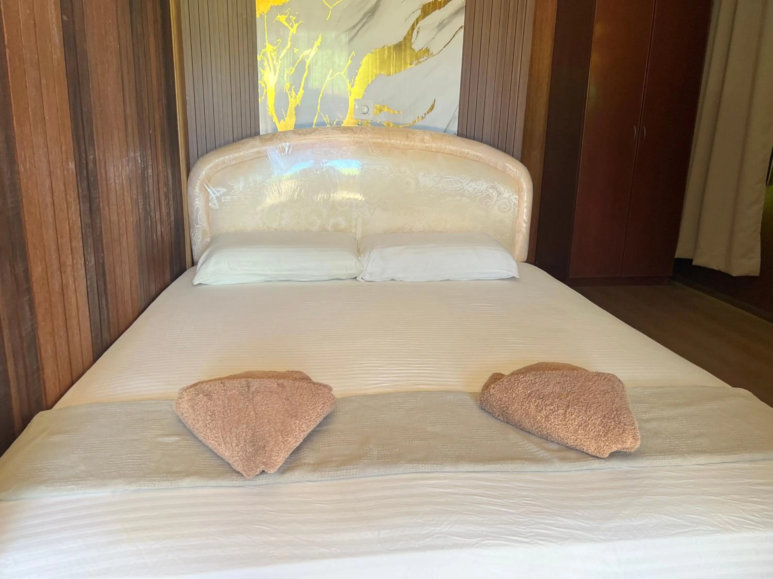 Bed in Mama's Chalet Pulau Perhentian Besar