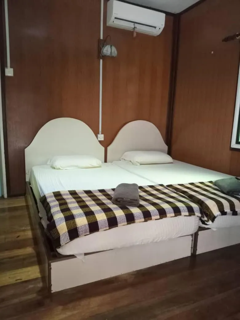 Bed in Mama's Chalet Pulau Perhentian Besar