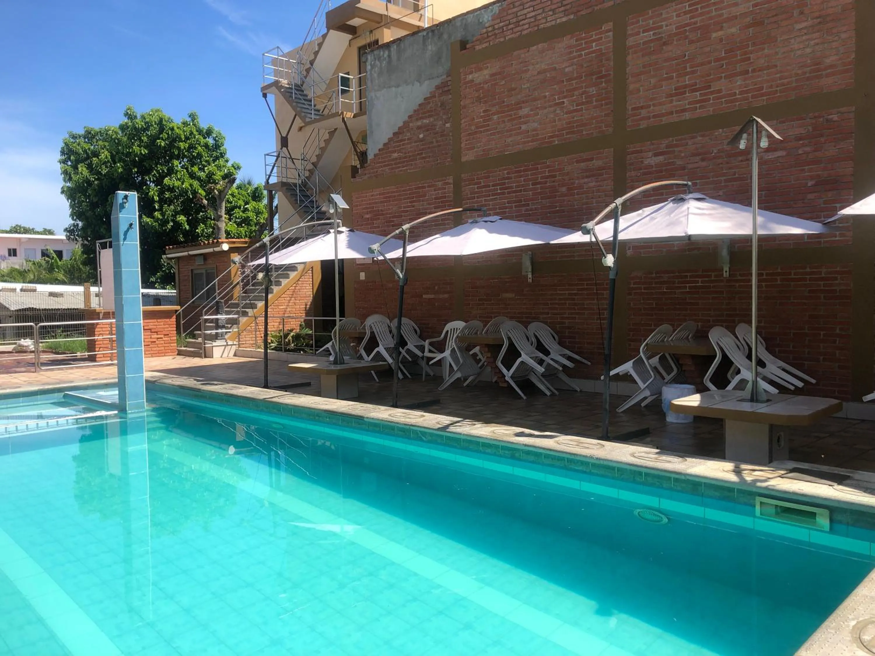 Swimming pool in Hotel Catala