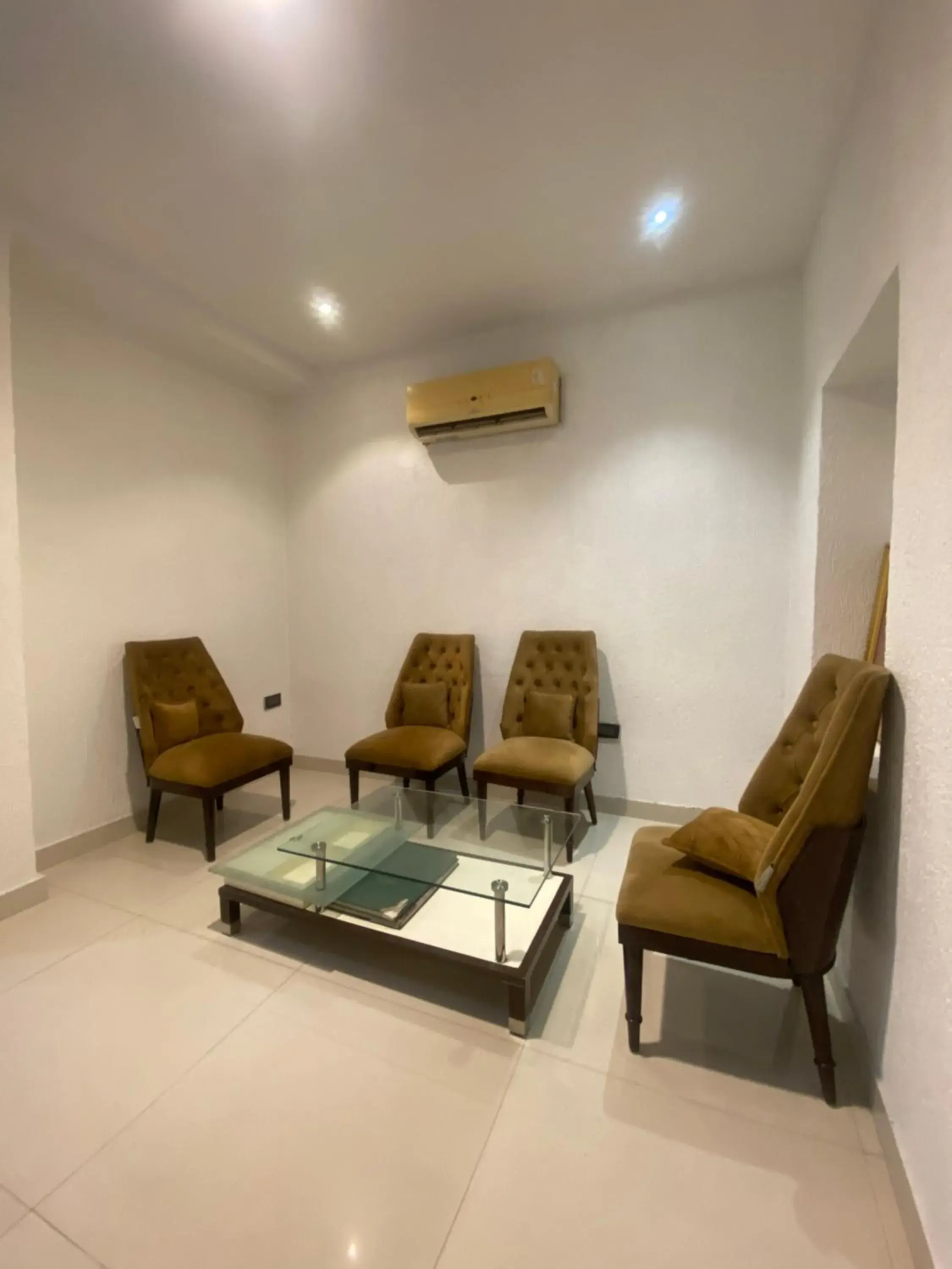 Living room in Hotel Cedar Living room in Hotel Cedar