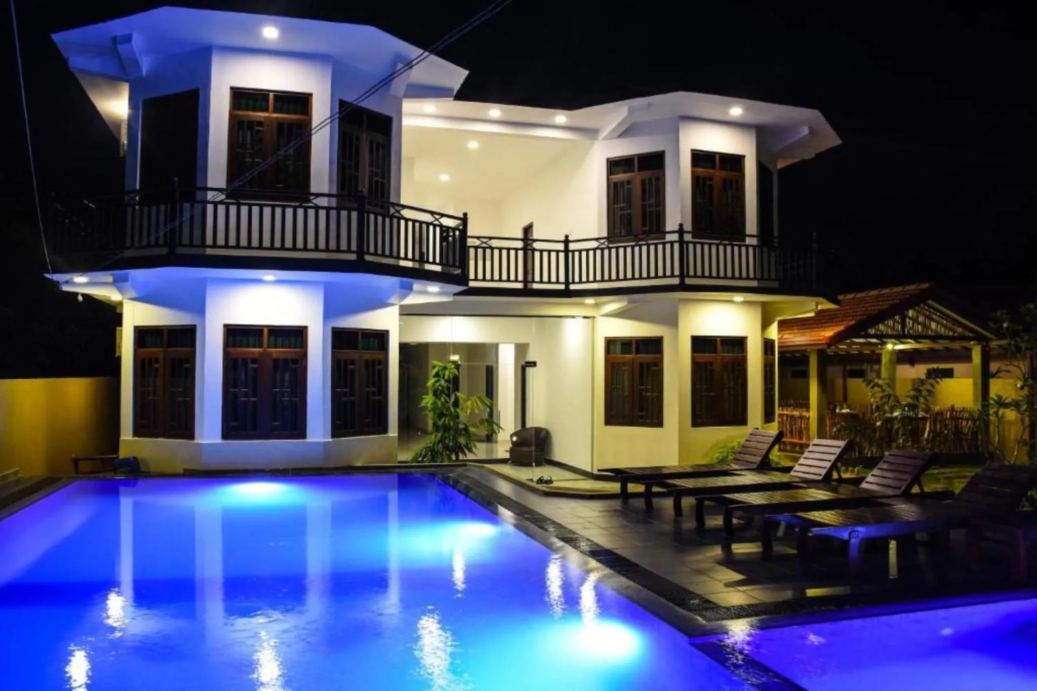 Mamma Raji Hotel - Freedom Paradise