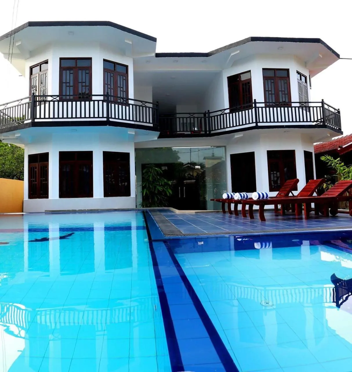 Mamma Raji Hotel - Freedom Paradise