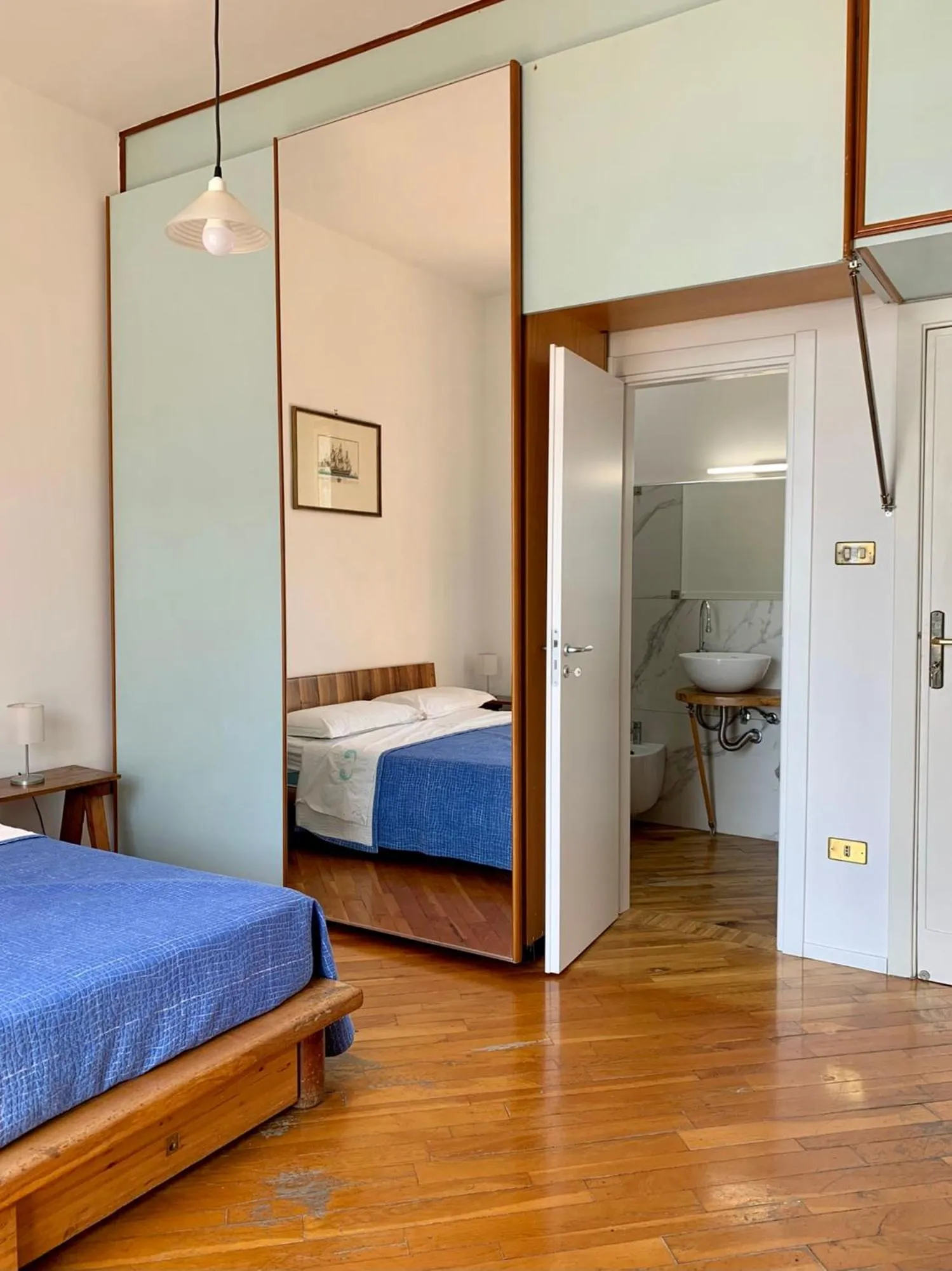 Bedroom, Bed in Mare Blu