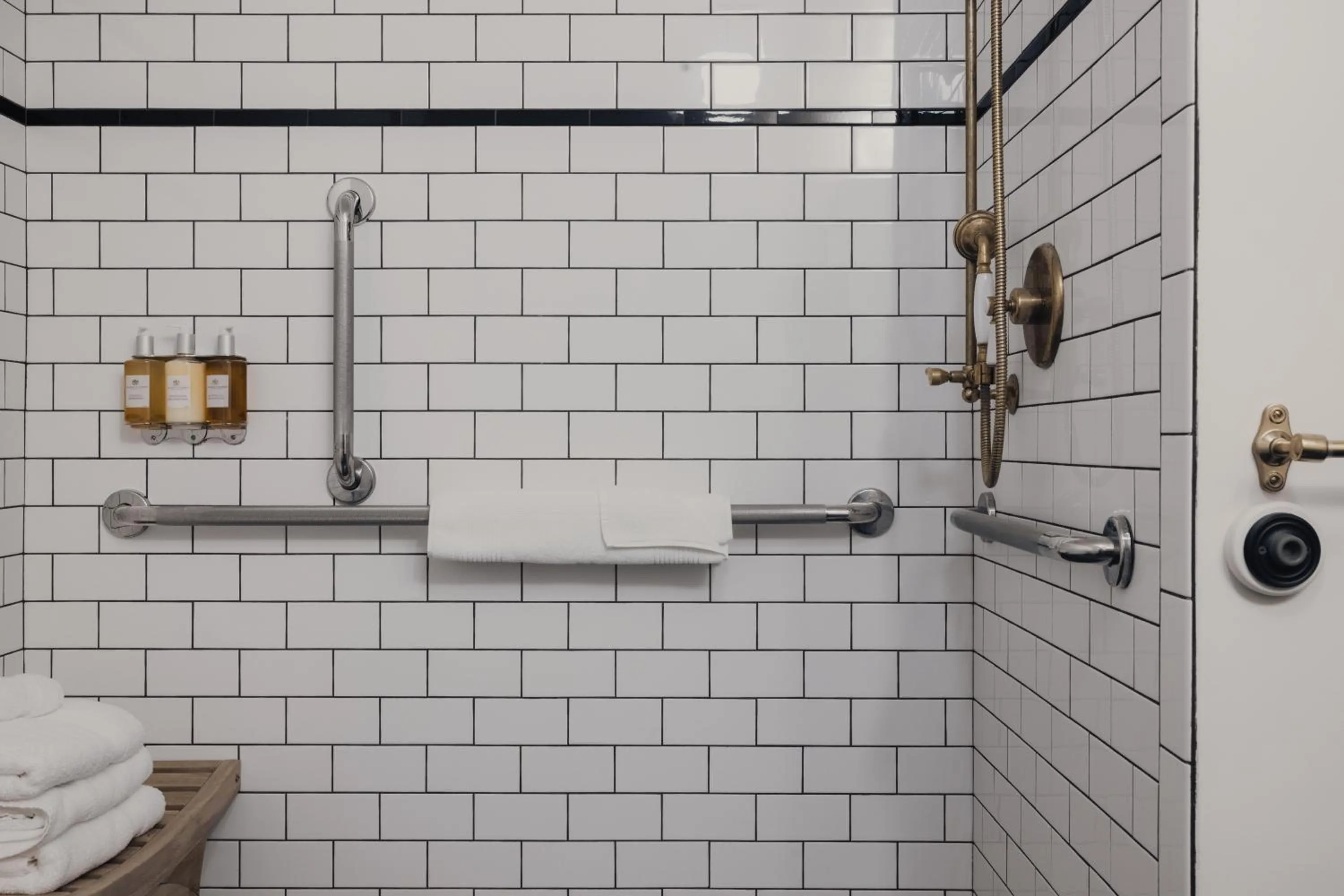 Shower in Surf Hotel & Chateau