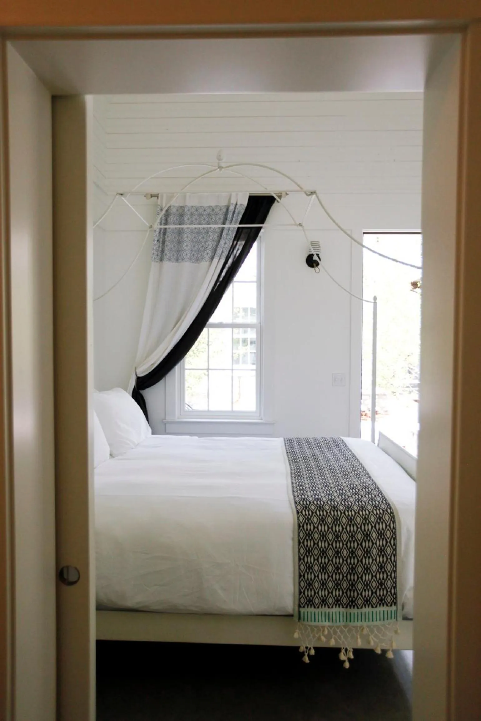 Bathroom, Bed in Surf Hotel & Chateau