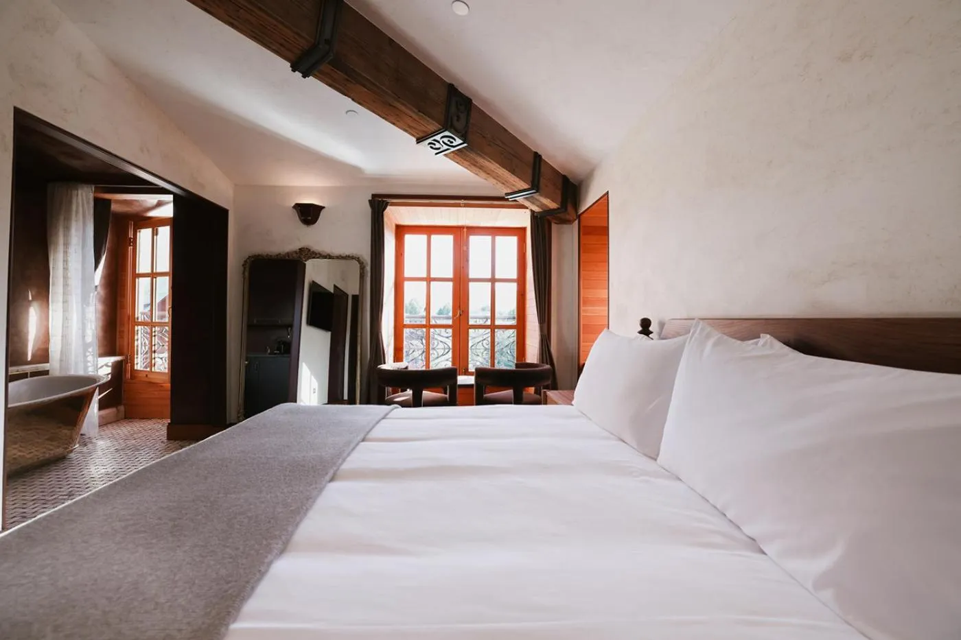 Bed in Surf Hotel & Chateau