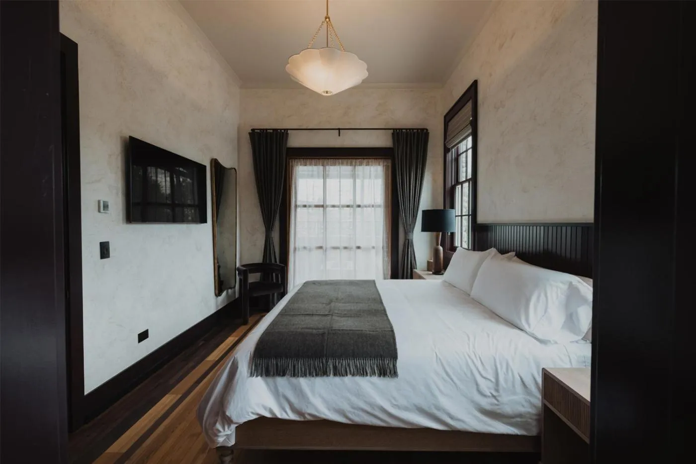 Photo of the whole room, Bed in Surf Hotel & Chateau