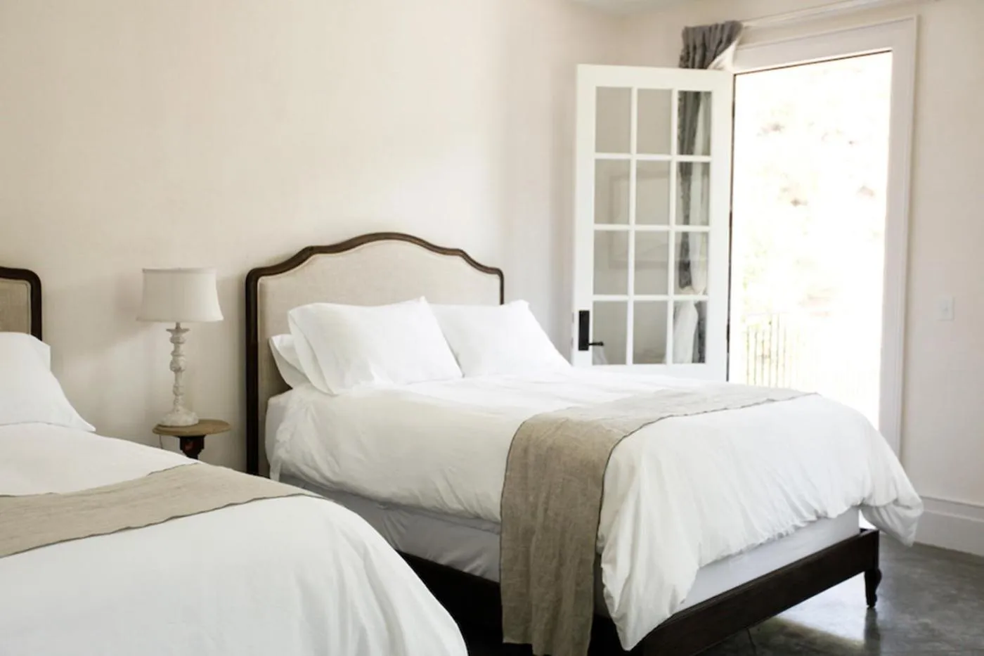 Photo of the whole room, Bed in Surf Hotel & Chateau