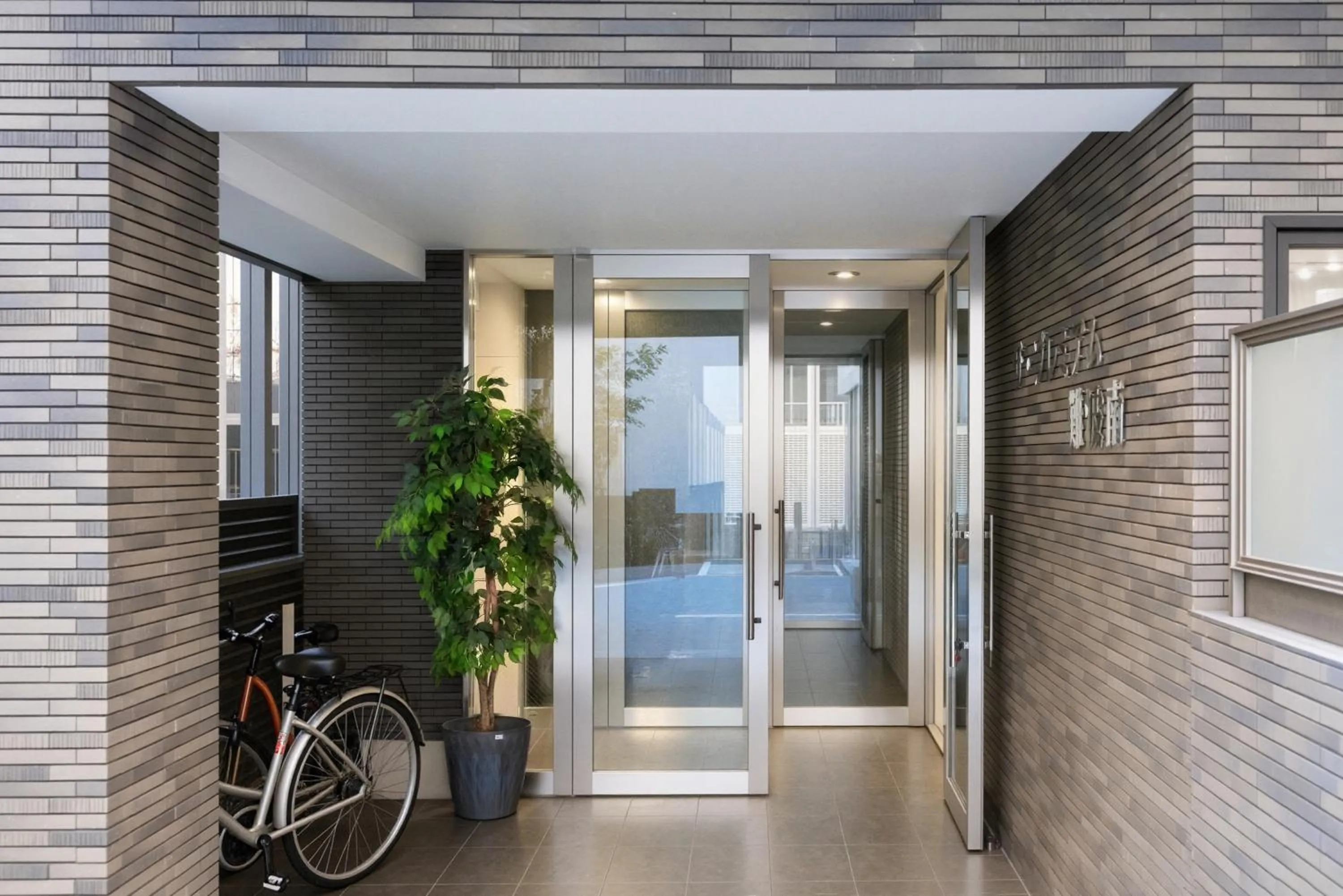 Property building in The Premium Namba Minami ザ・プレミアム難波南 - Self Check-In Only