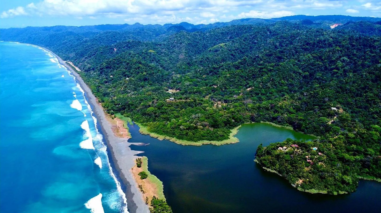 Natural landscape in LagunaVista Villas