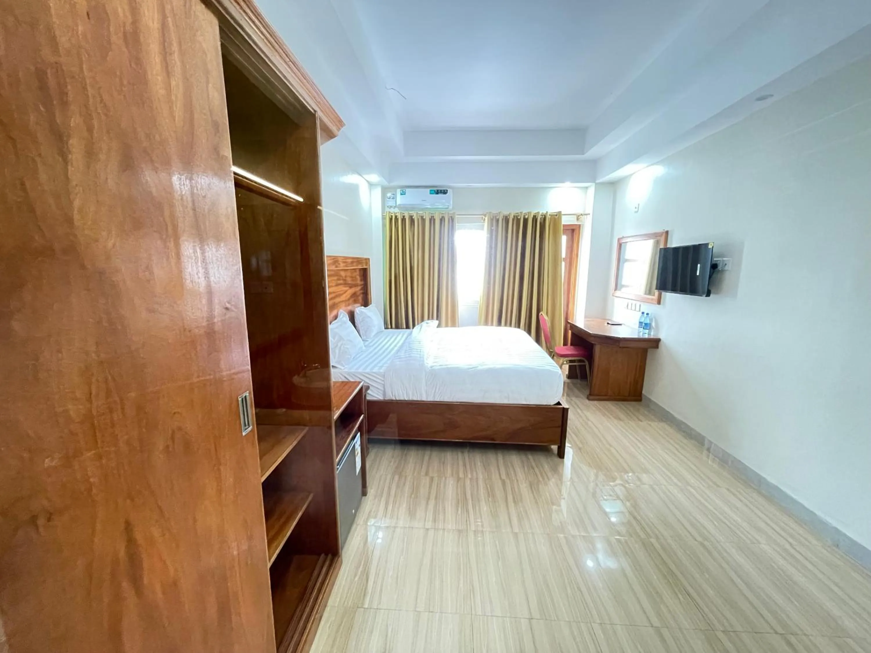 Pulickal Heights Hotel